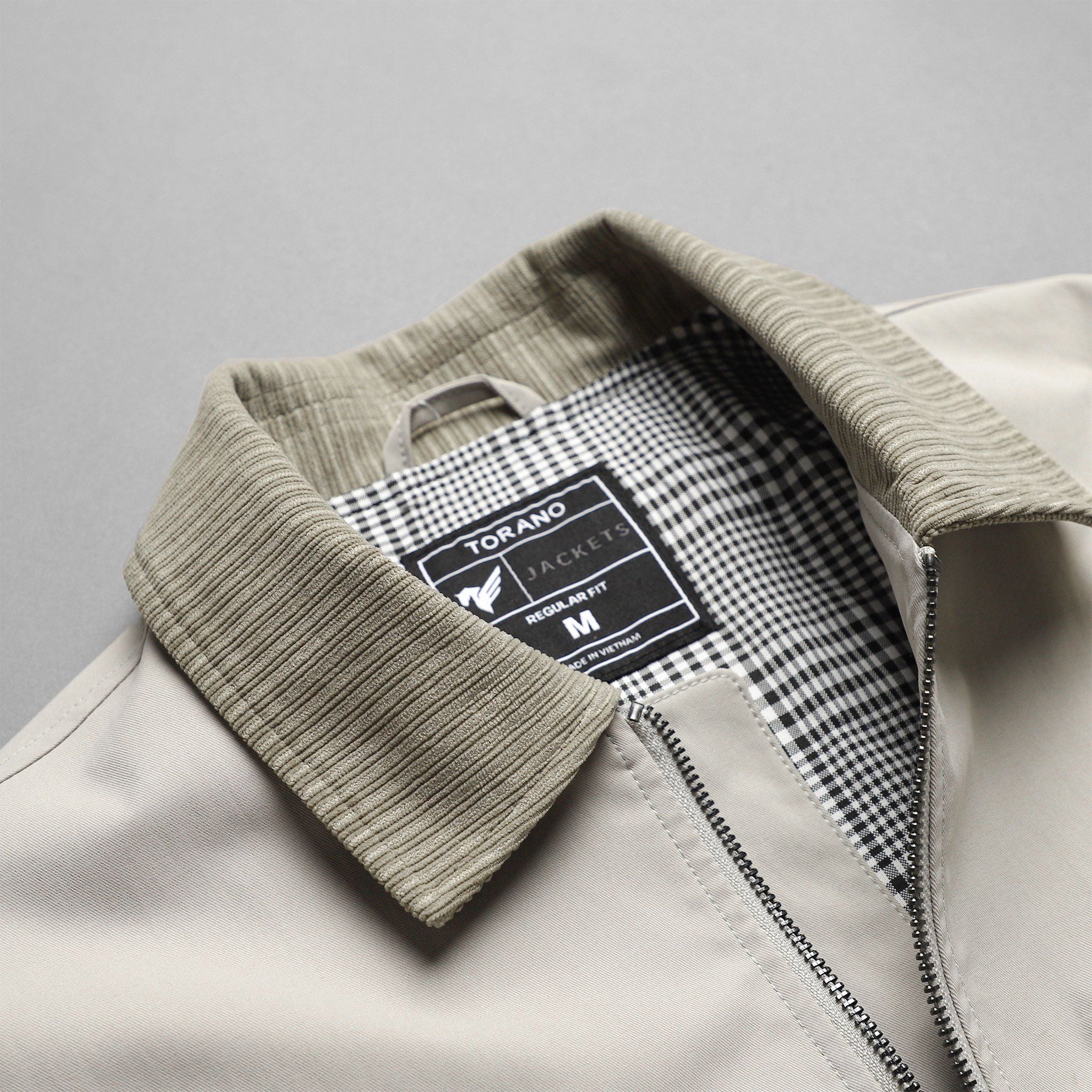  Áo khoác khaki 2 lớp túi khóa thêu logo ngực GWCJ901 