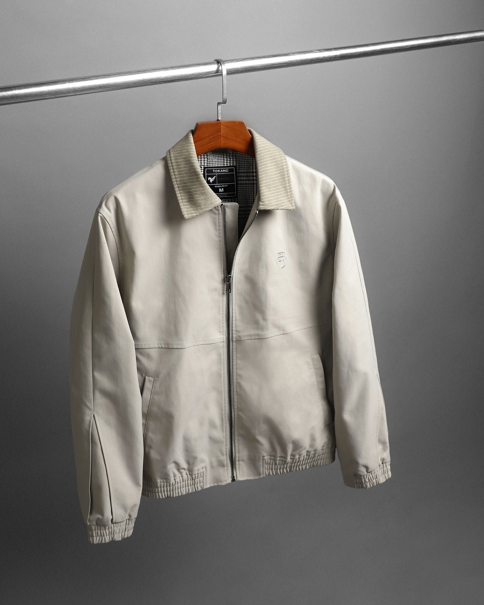  Áo khoác khaki 2 lớp túi khóa thêu logo ngực GWCJ901 