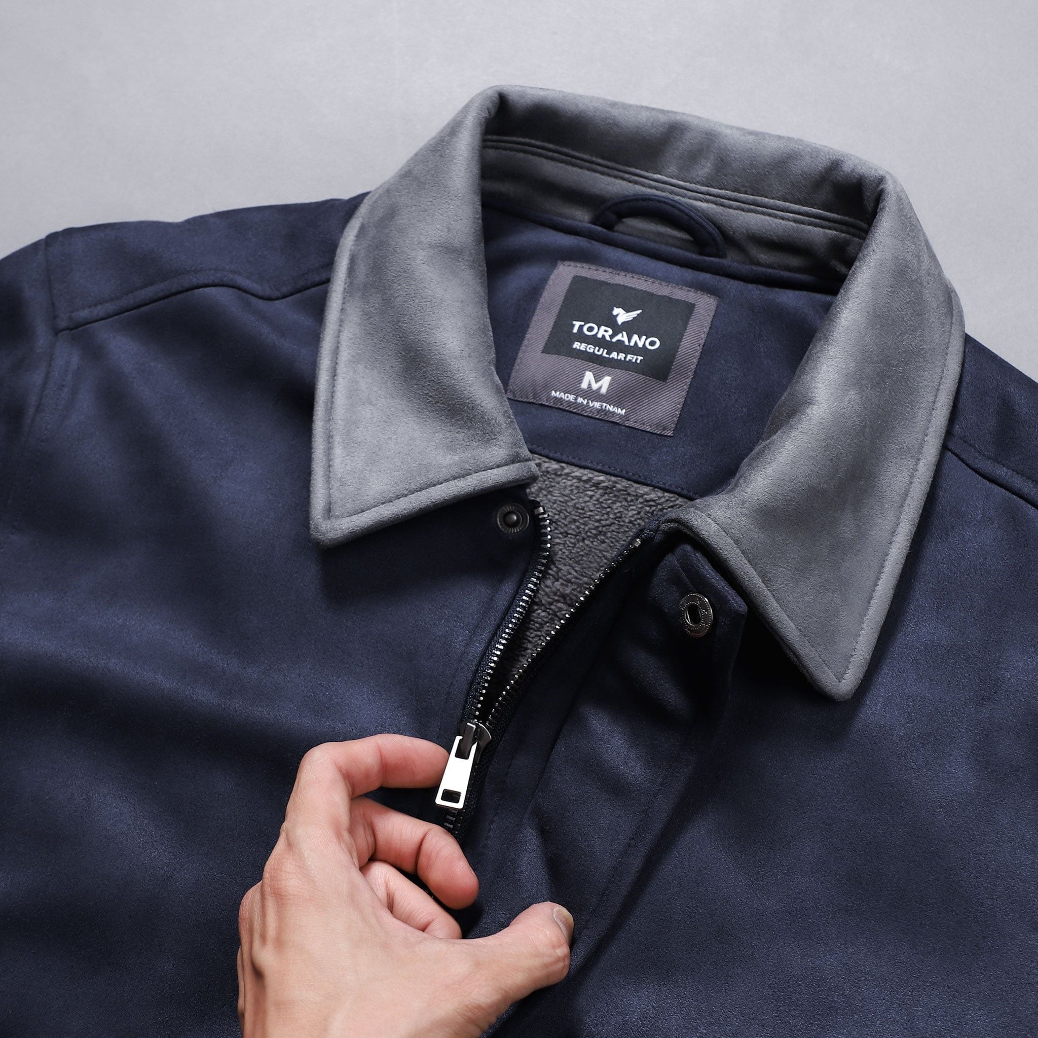  Áo khoác da lộn basic cổ bẻ cúc dập logo GWCL502 