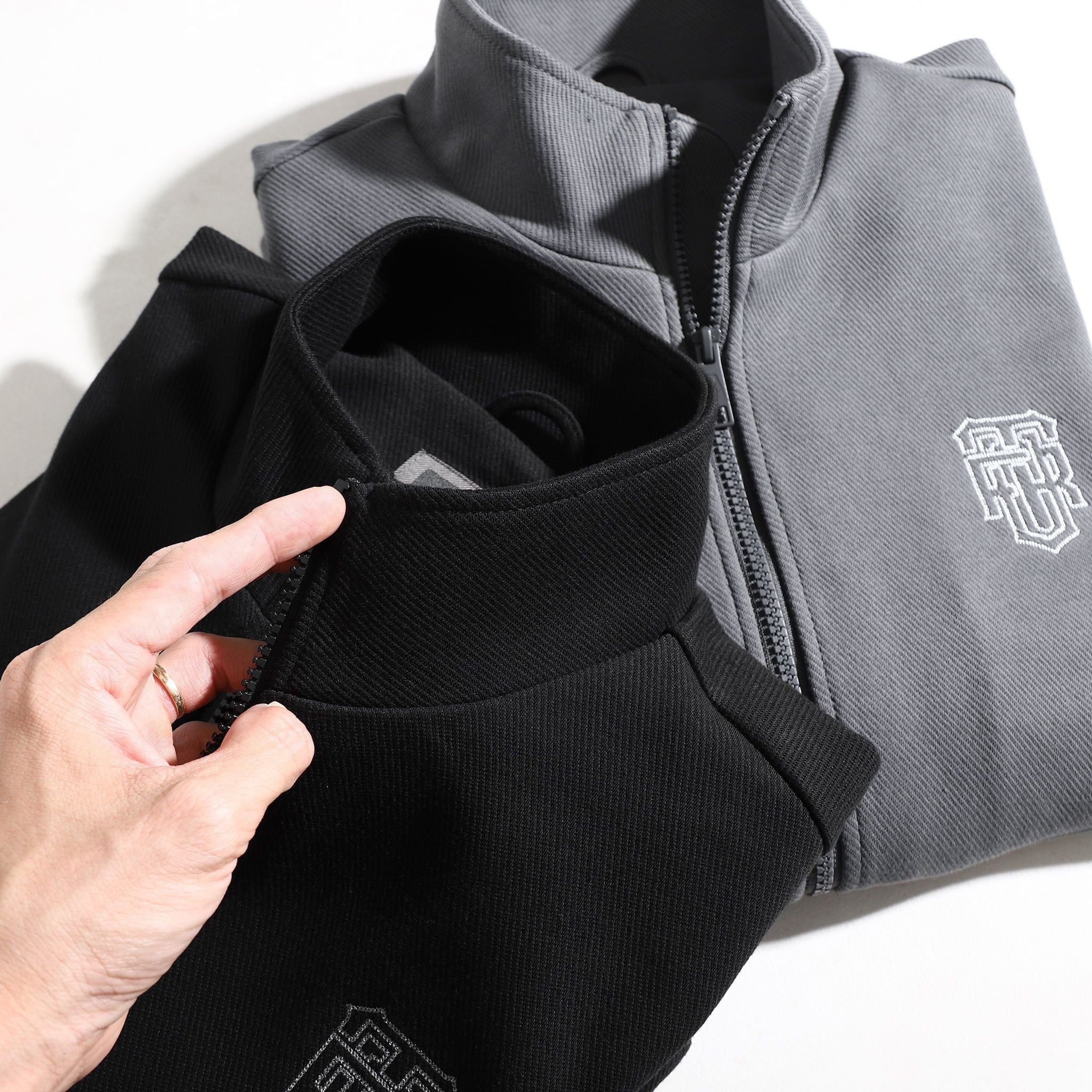  Áo khoác nỉ cổ cao thêu logo ngực GWCS503 