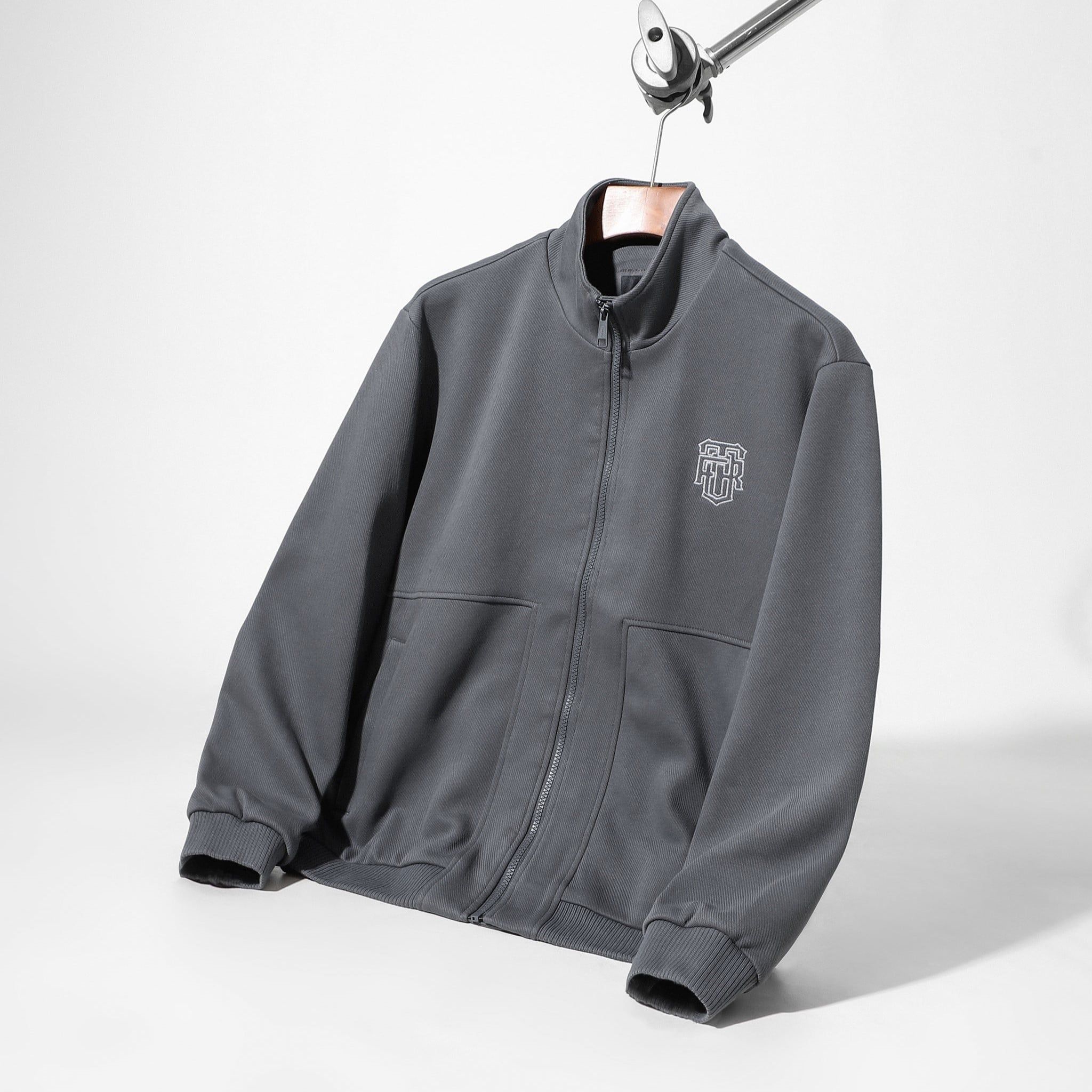  Áo khoác nỉ cổ cao thêu logo ngực GWCS503 