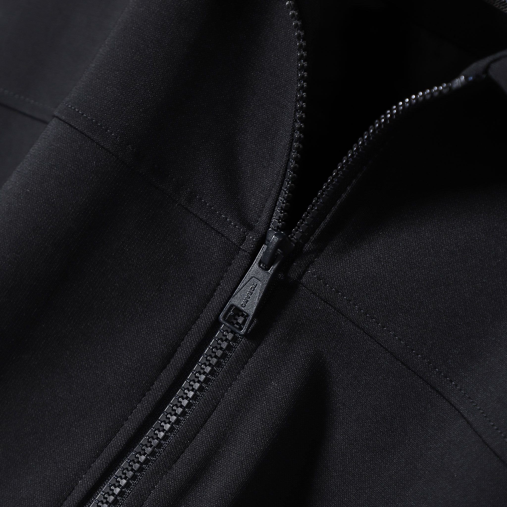  Áo khoác nỉ bộ trơn cổ bẻ thêu logo ở tay áo GWCS821 - GWBS821 