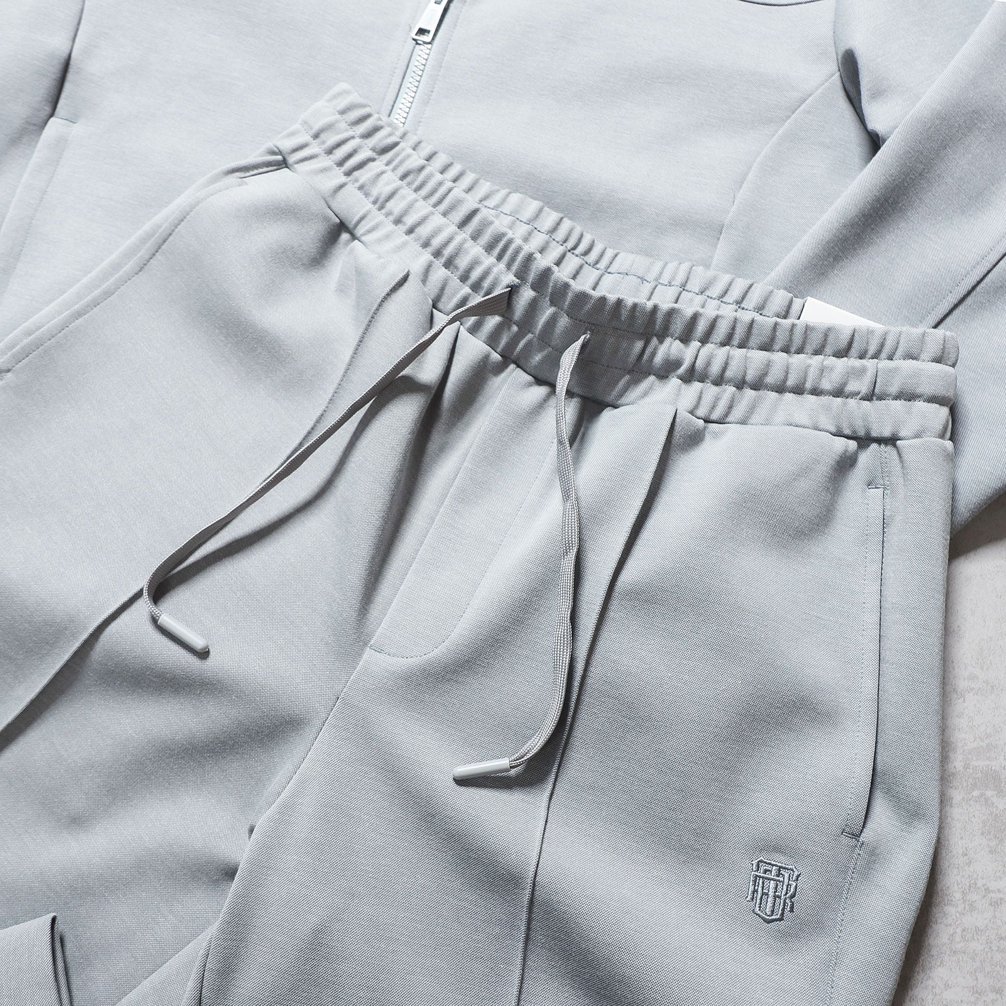  Quần nỉ bộ trơn basic slimfit túi chìm thêu logo GWCS821 - GWBS821 