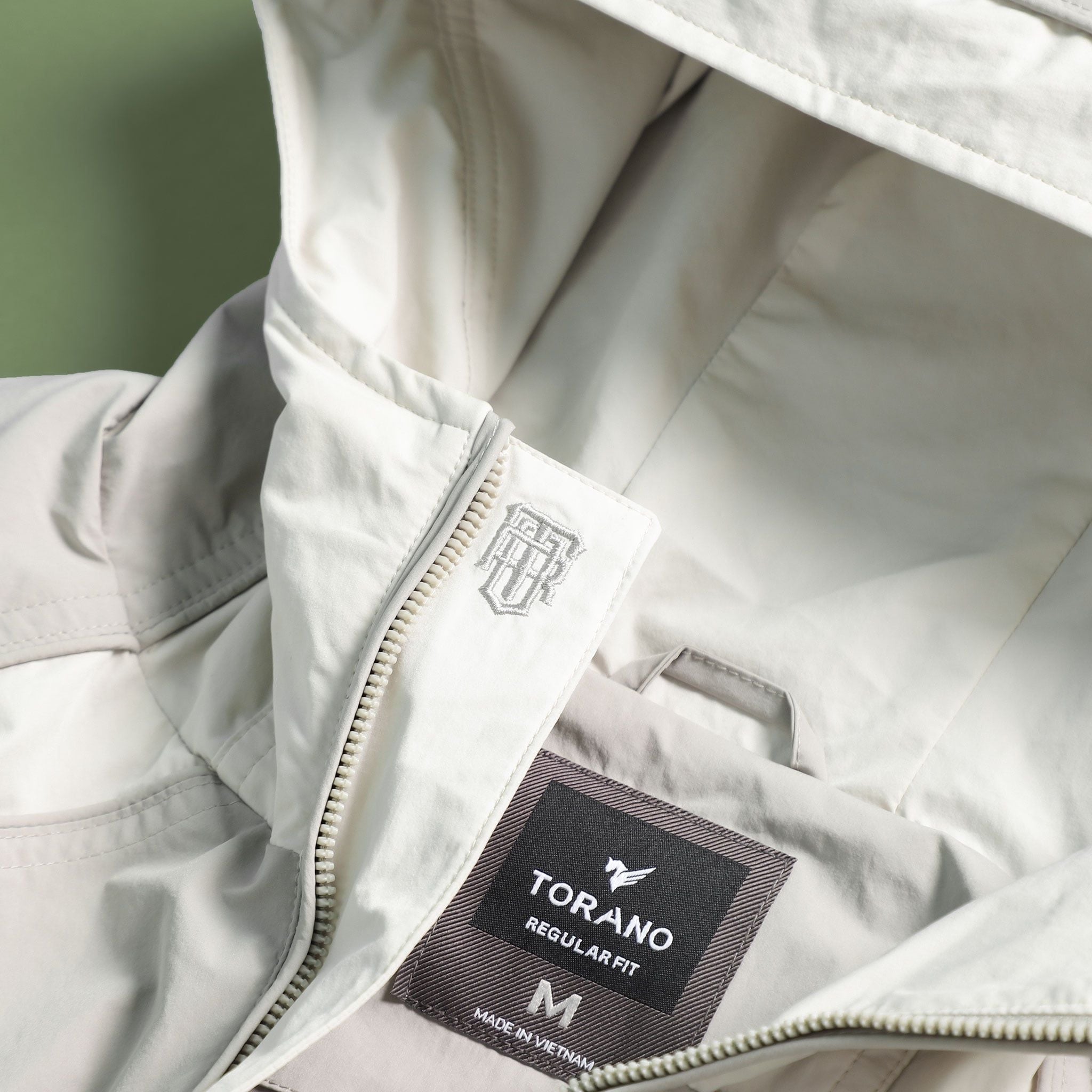  Áo khoác gió 2 lớp can phối mũ liền logo thêu GWCW801 