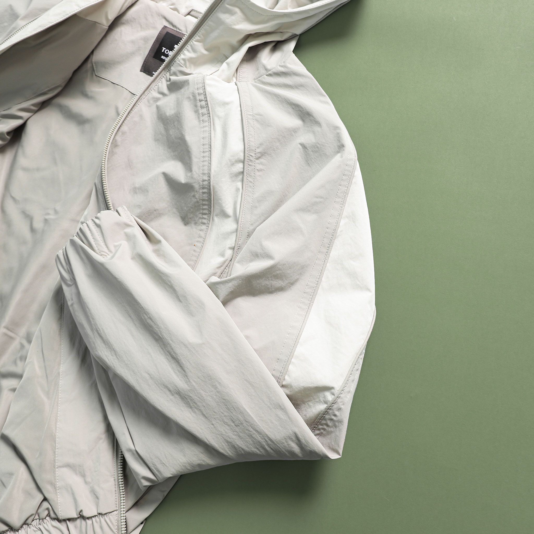  Áo khoác gió 2 lớp can phối mũ liền logo thêu GWCW801 