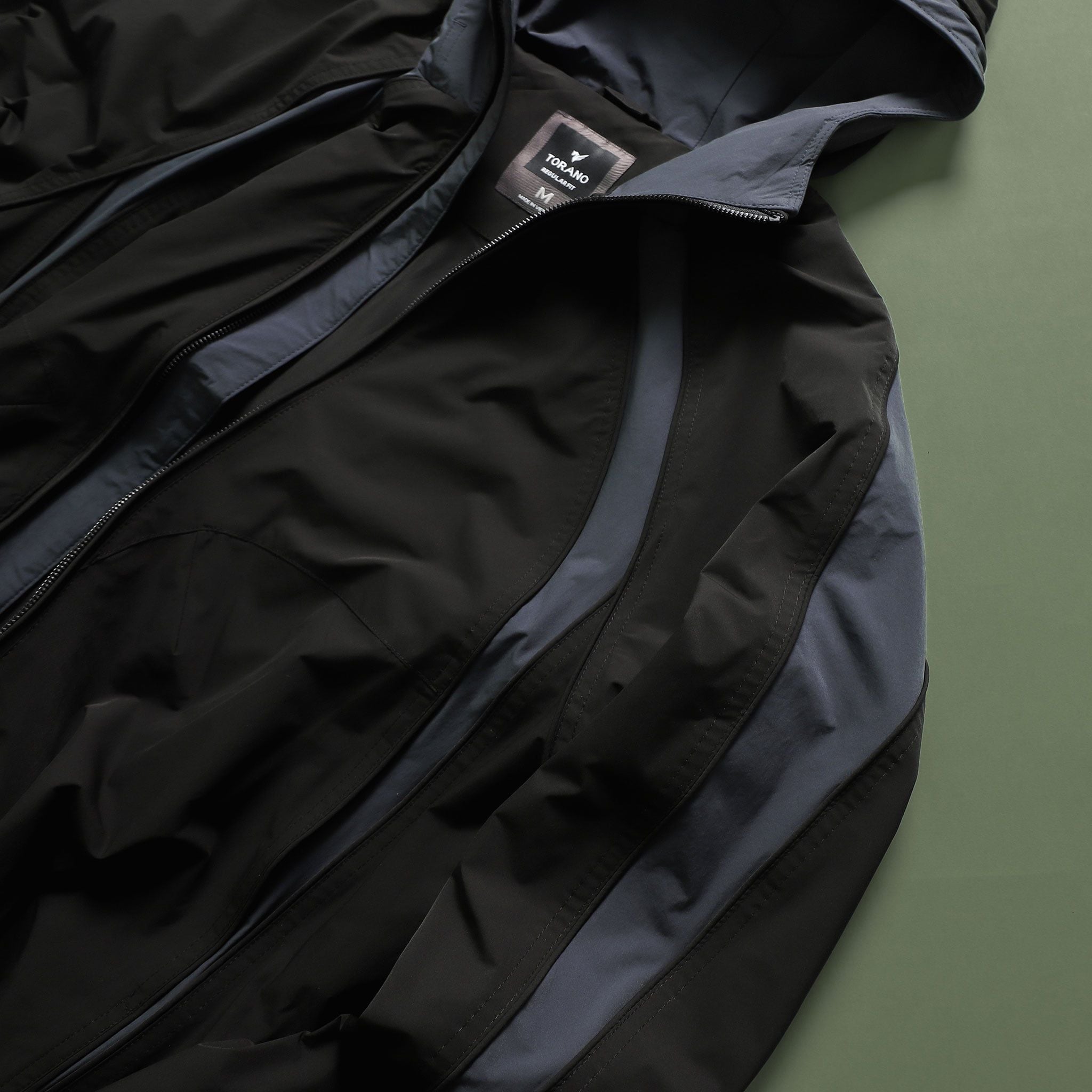  Áo khoác gió 2 lớp can phối mũ liền logo thêu GWCW801 