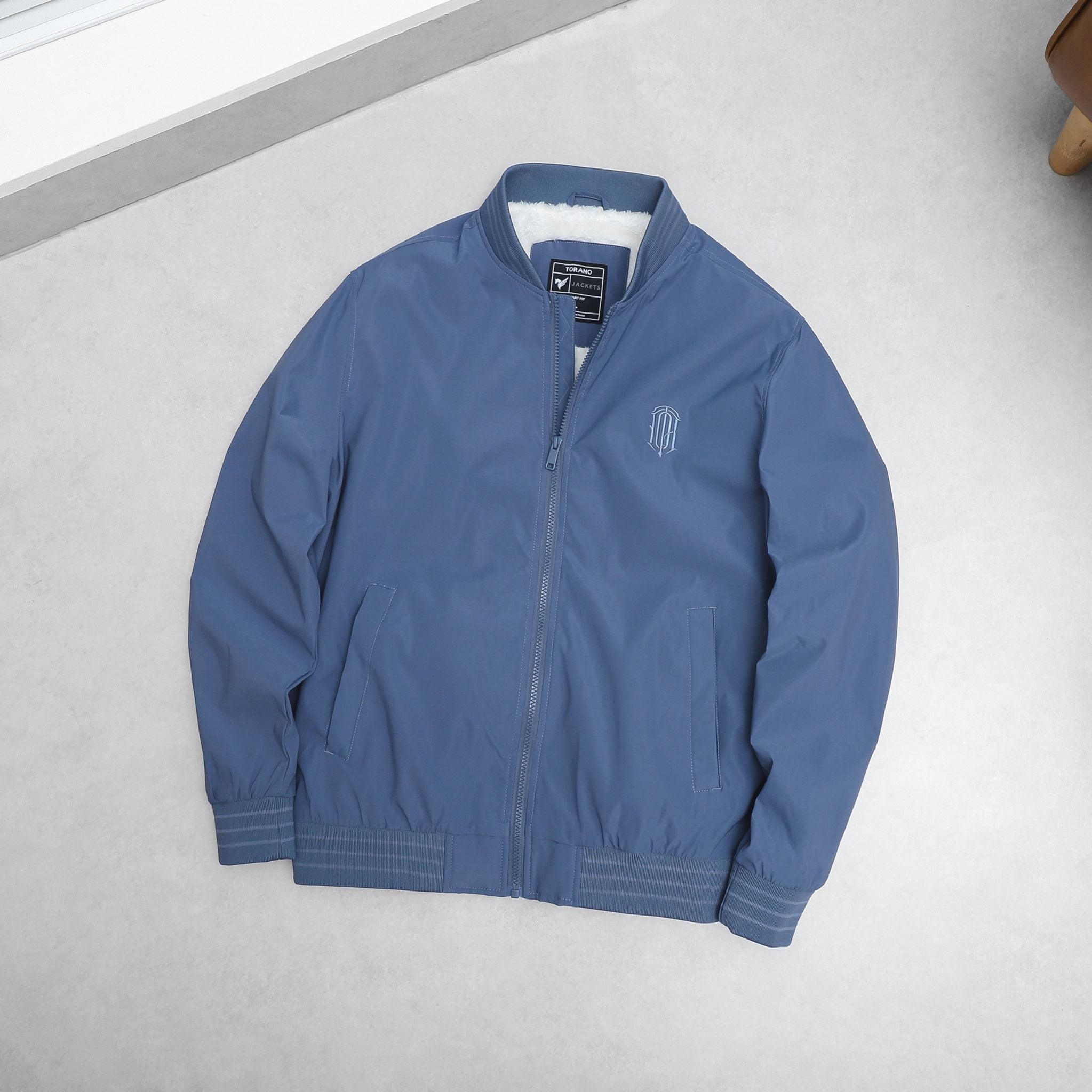  Áo khoác bomber lót lông thêu logo ngực GWCU051 