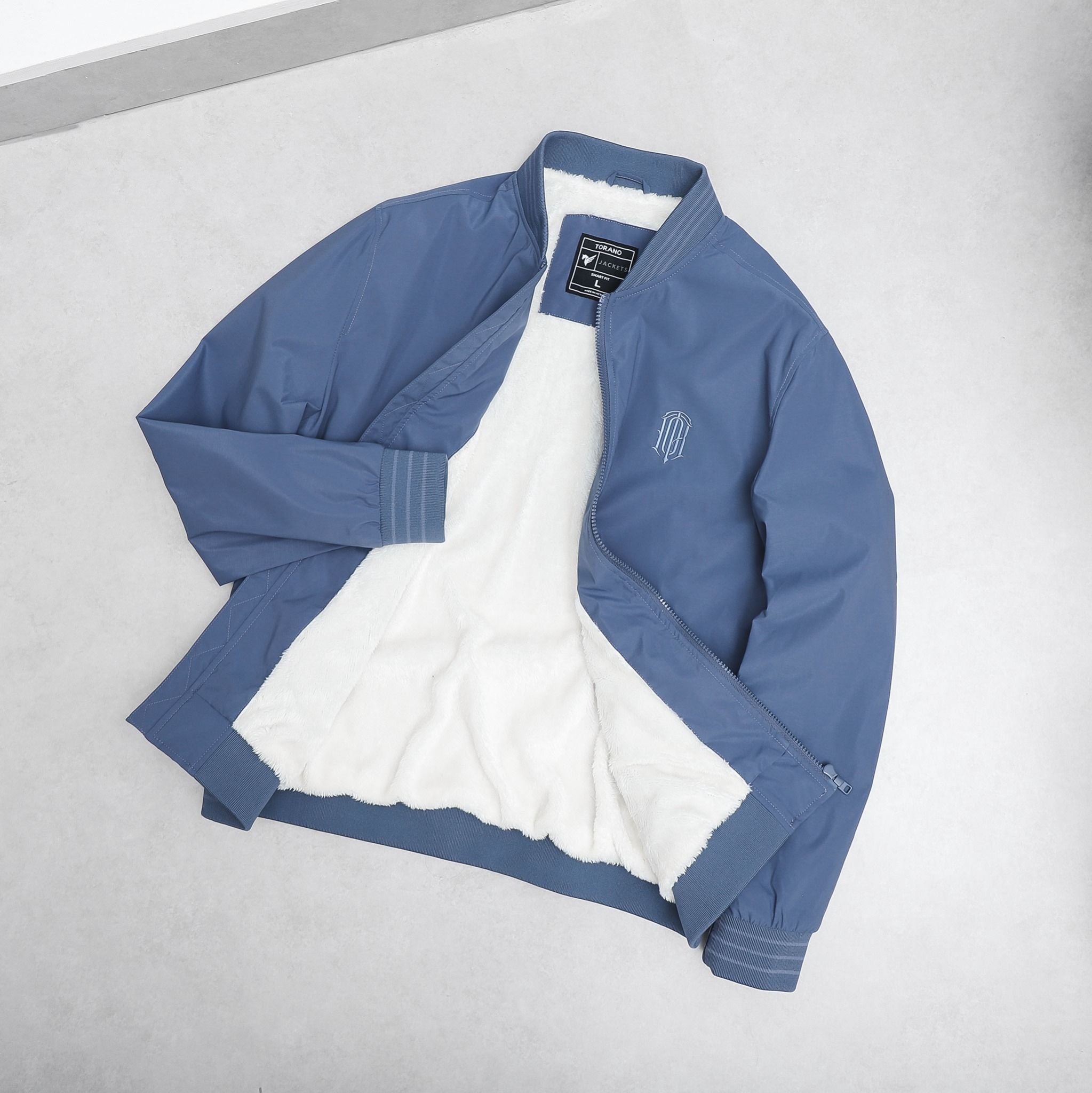  Áo khoác bomber lót lông thêu logo ngực GWCU051 