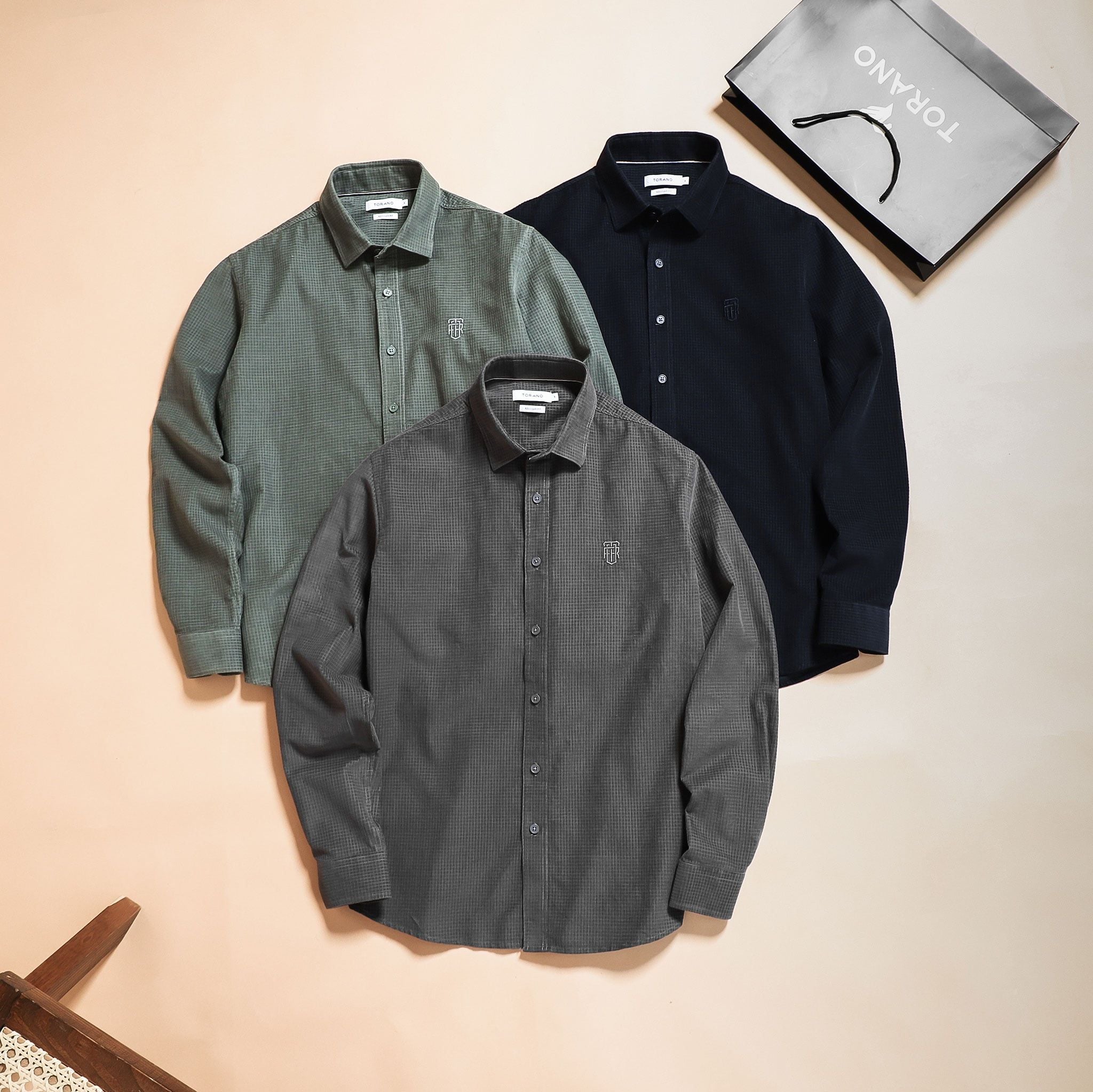  Sơ mi dài tay nhung tăm regularfit thêu logo ngực GATB302 