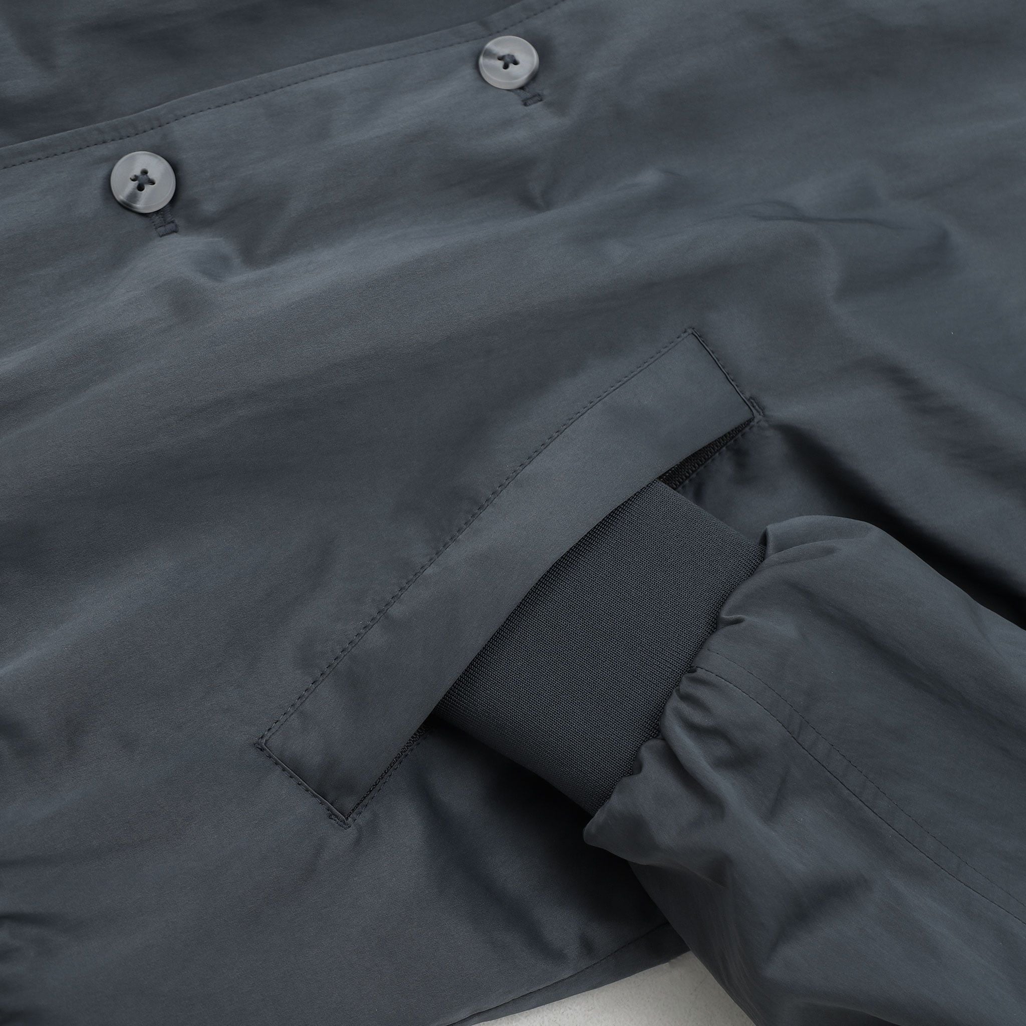  Áo khoác gió 2 lớp cổ cao thêu logo ngực GWCW503 