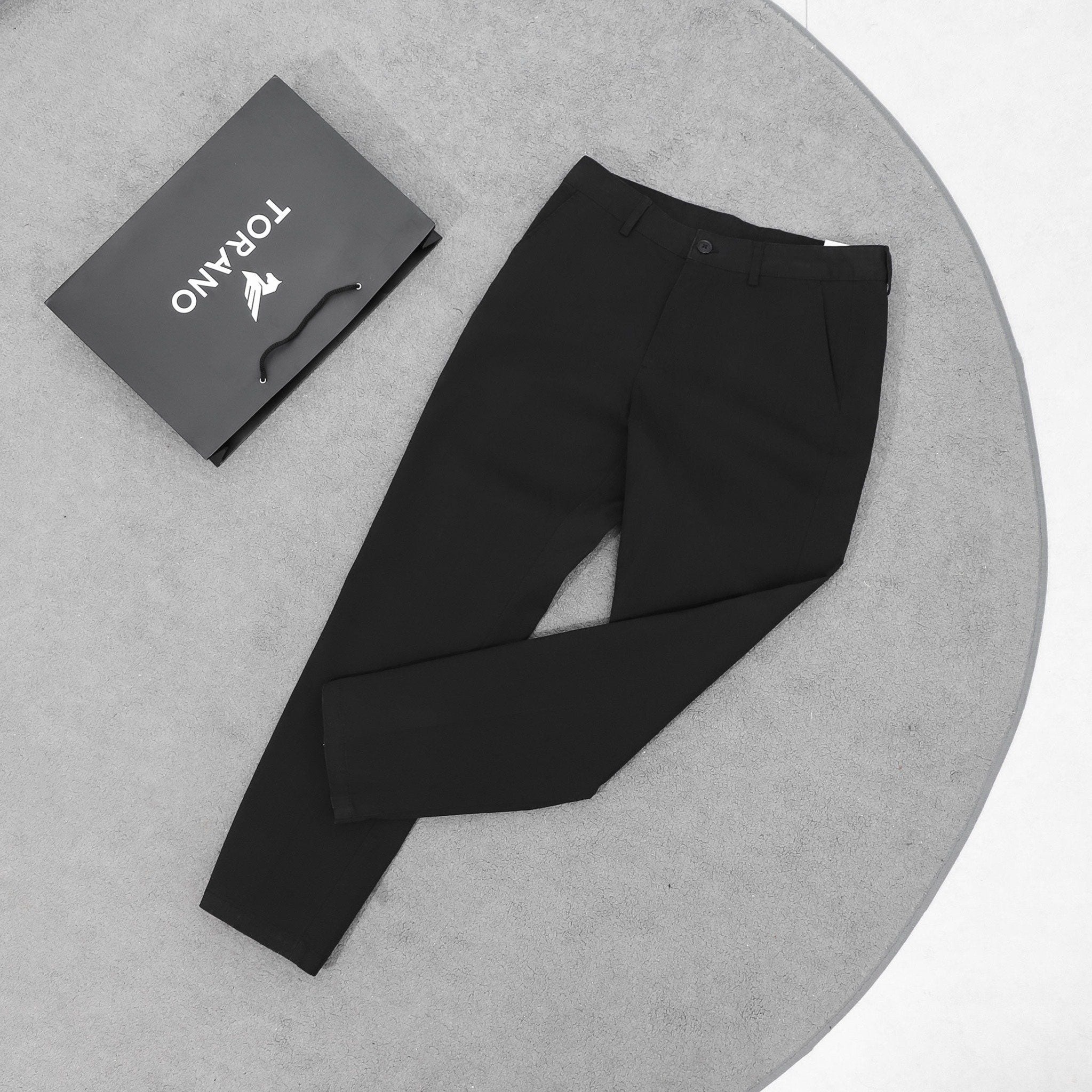  Quần kaki dài túi chéo basic regularfit cúc rập logo GABK503 