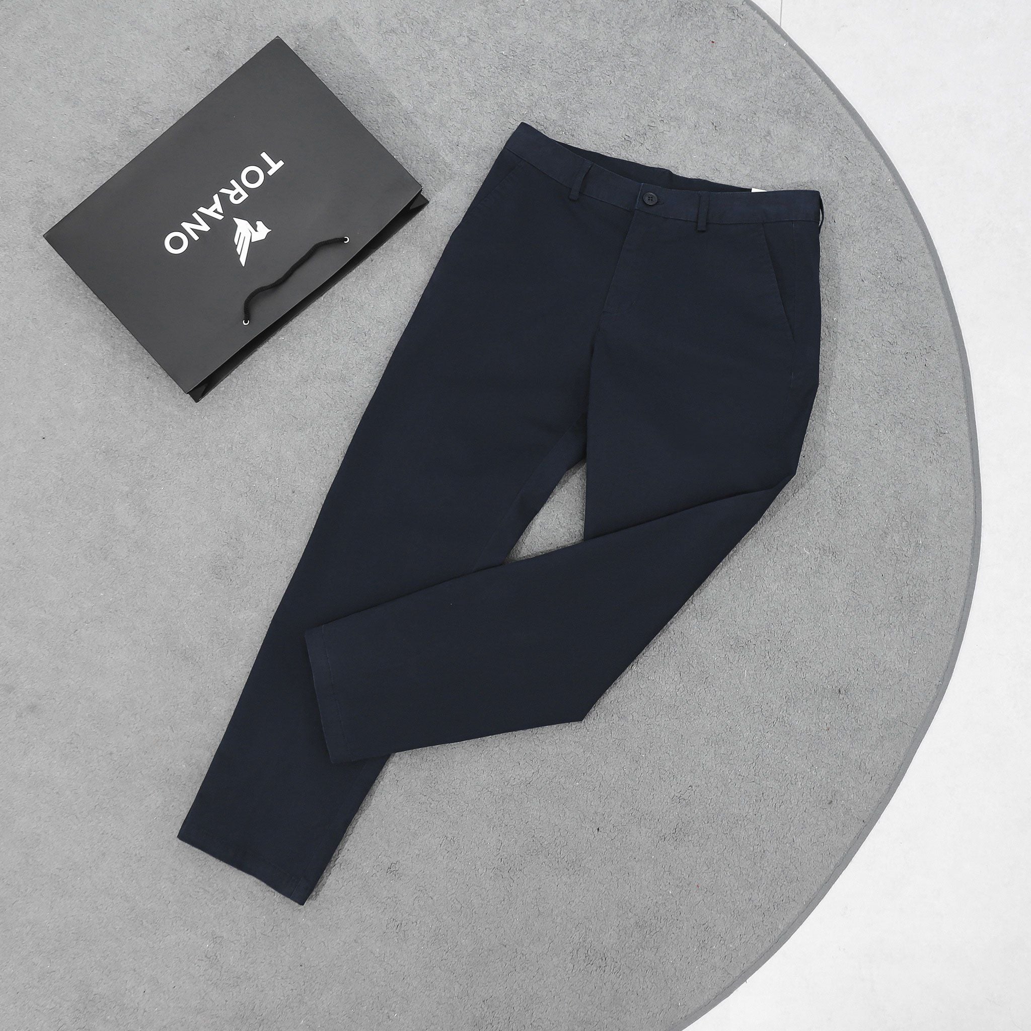 Quần kaki dài túi chéo basic regularfit cúc rập logo GABK503 