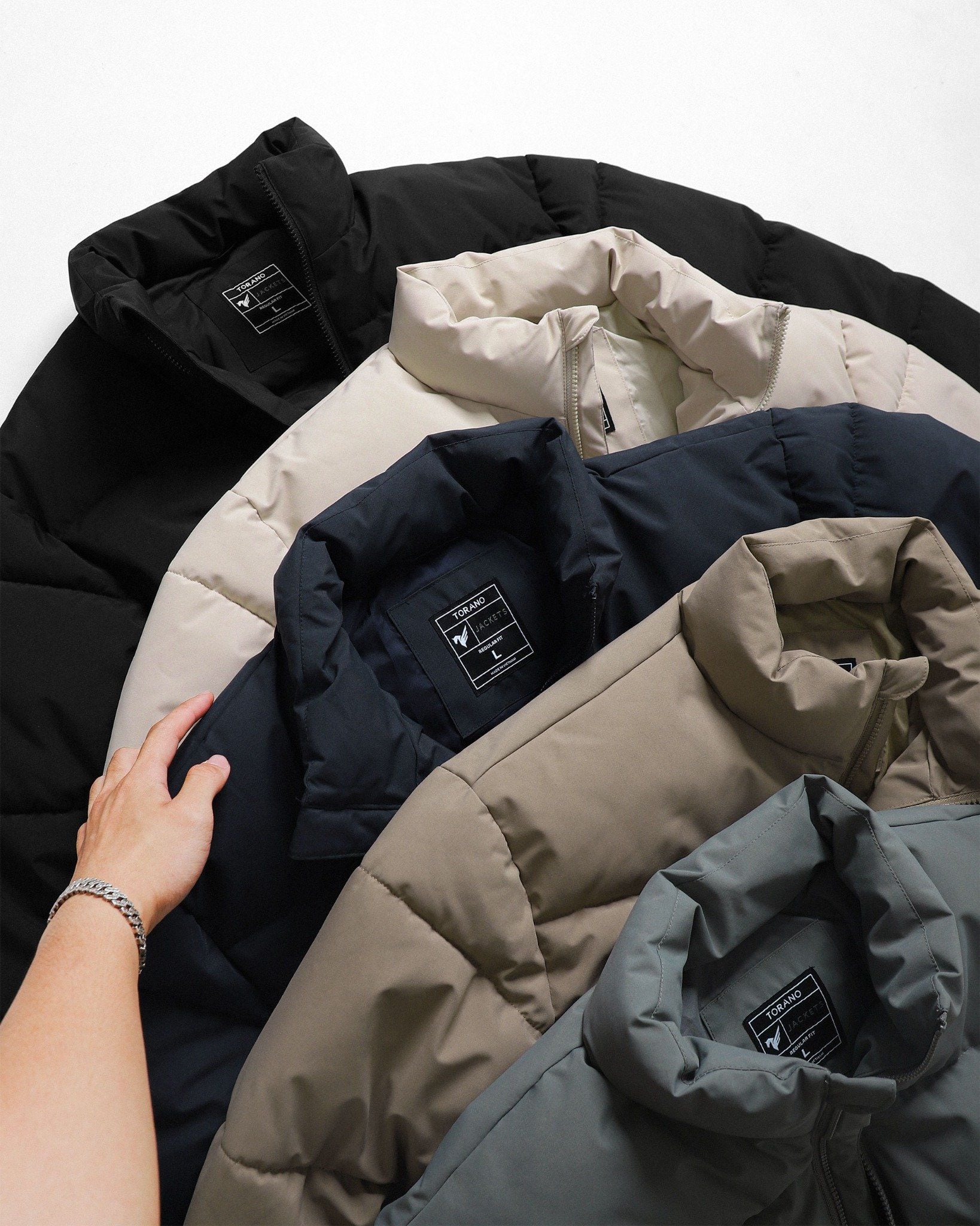  Áo khoác phao 3 lớp lót bông cổ cao regularfit trơn GWCF004 