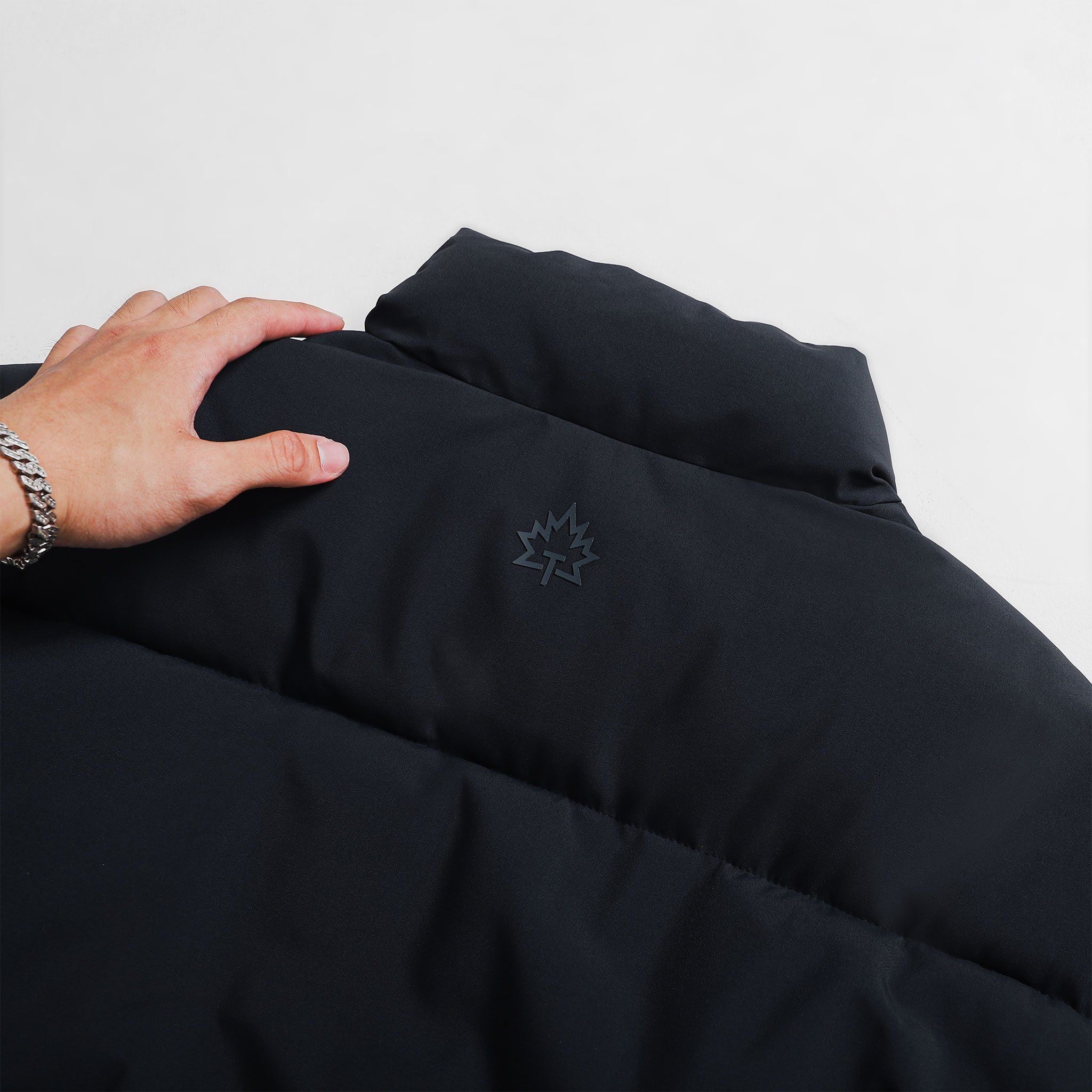  Áo khoác phao 3 lớp lót bông cổ cao regularfit trơn GWCF004 