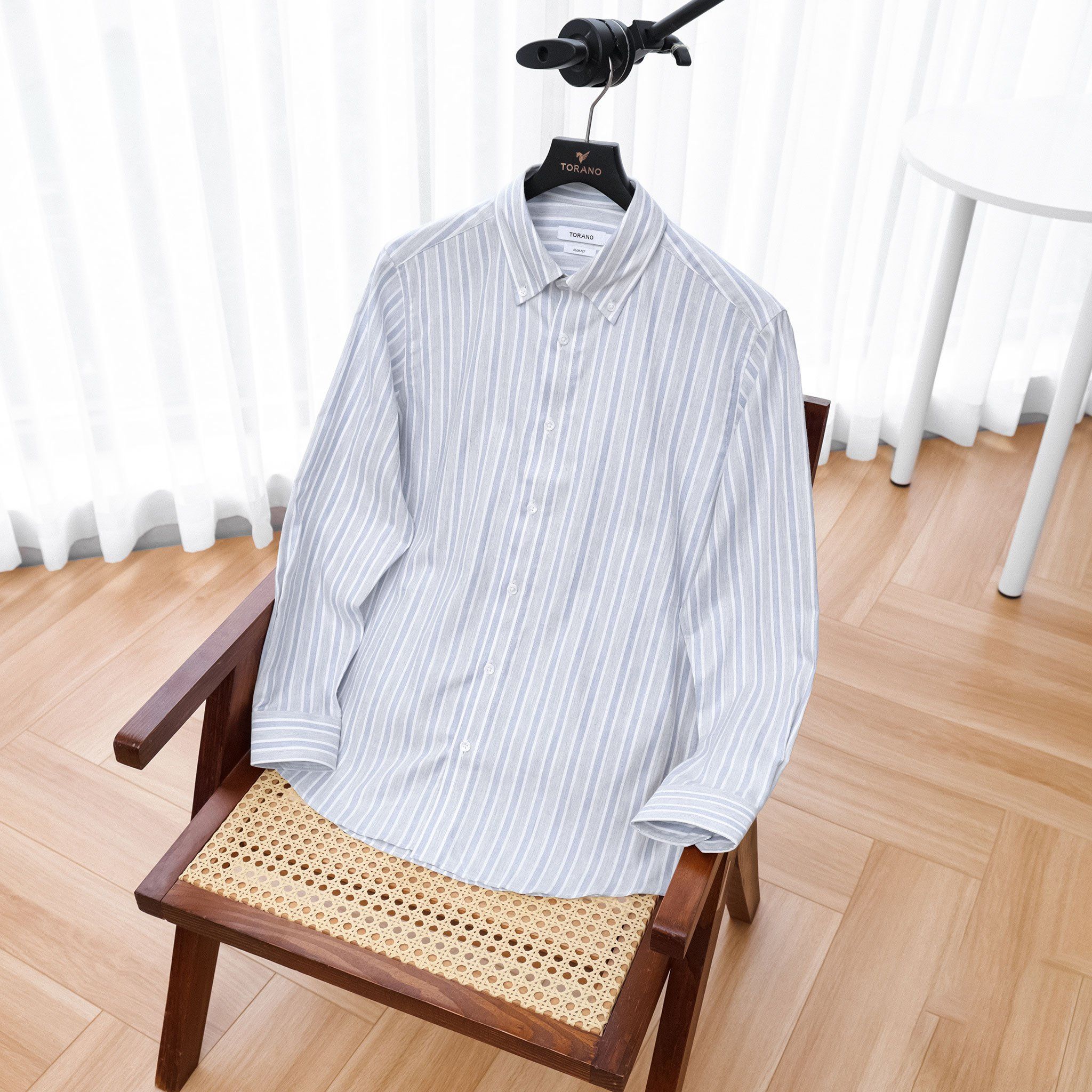  Sơ mi dài tay kẻ dọc premium thêu chữ ký ở nẹp cúc GATB524 