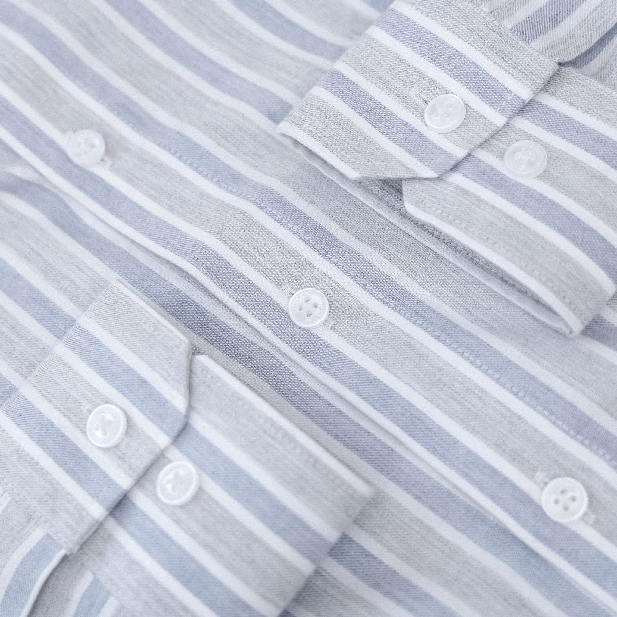  Sơ mi dài tay kẻ dọc premium thêu chữ ký ở nẹp cúc GATB524 