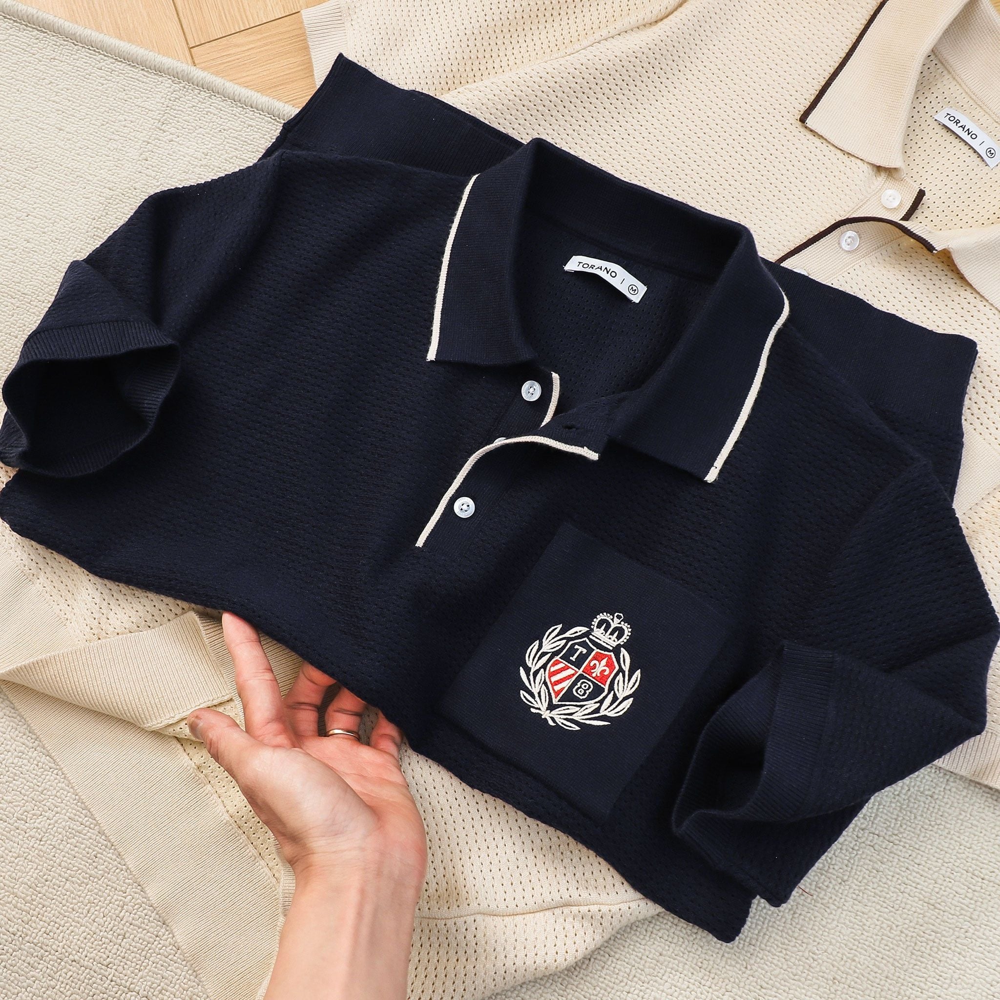  Áo Polo len basic thêu logo ngực GWTE811 