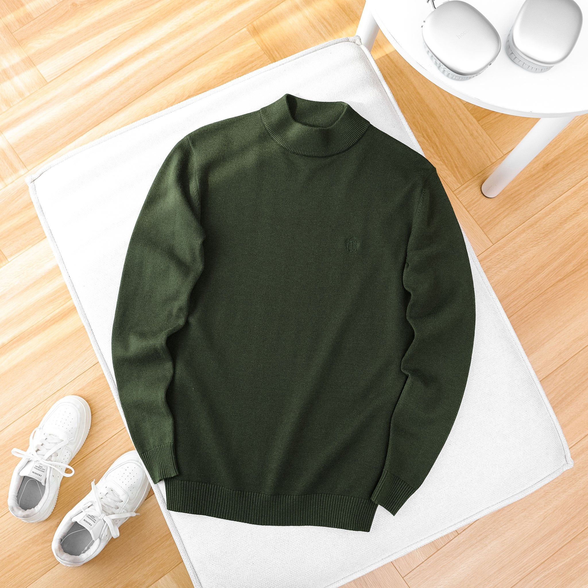  Áo len trơn cổ trụ thêu logo ngực GWTE824 