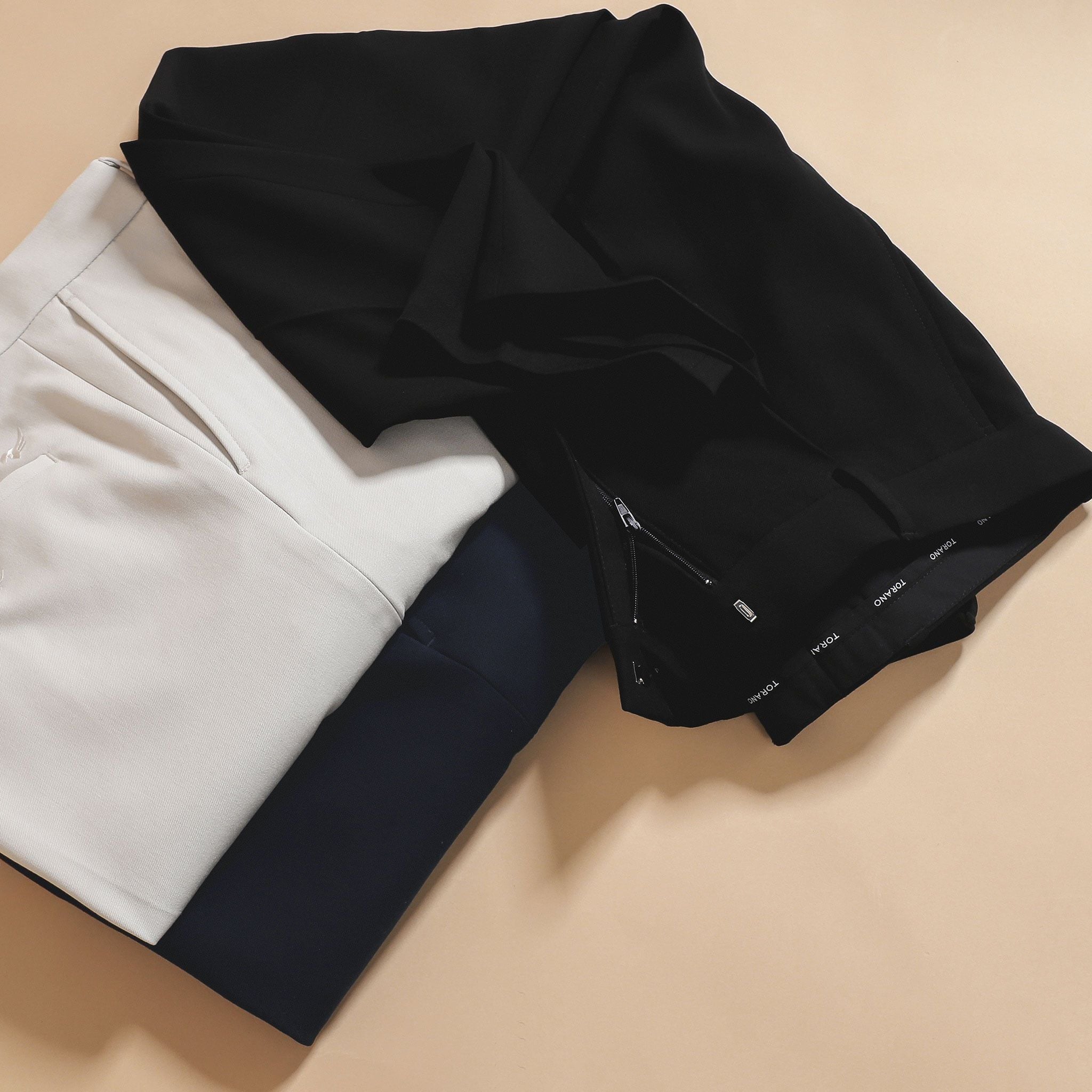  Quần âu regularfit trơn túi chéo thêu logo GABT891 