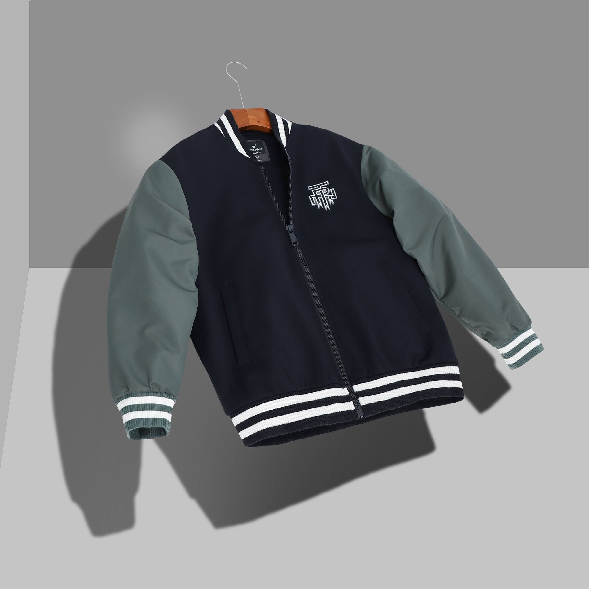  Áo khoác nỉ can phối cổ bomber thêu logo ngực GWCS501 