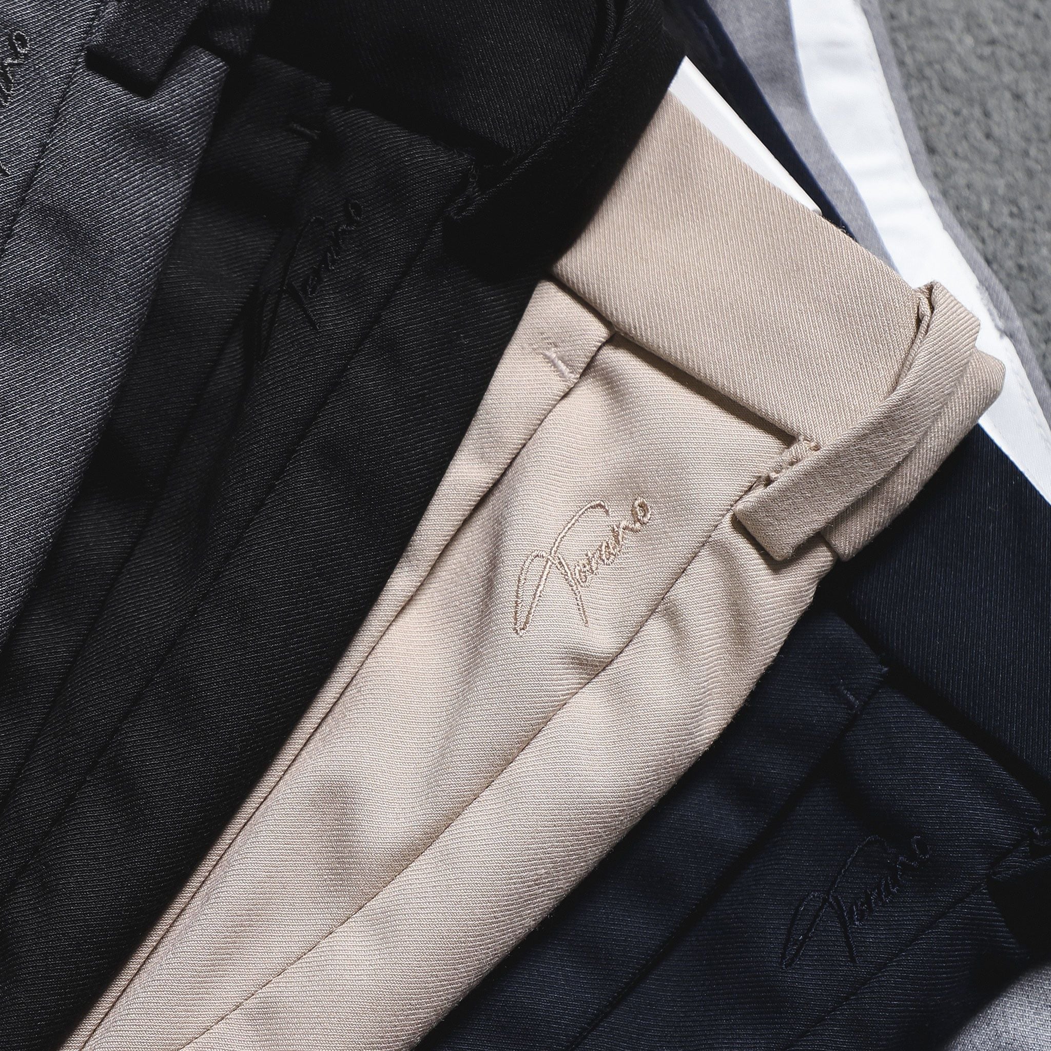  Quần âu slimfit trơn cạp chun gấu LV GABT892 