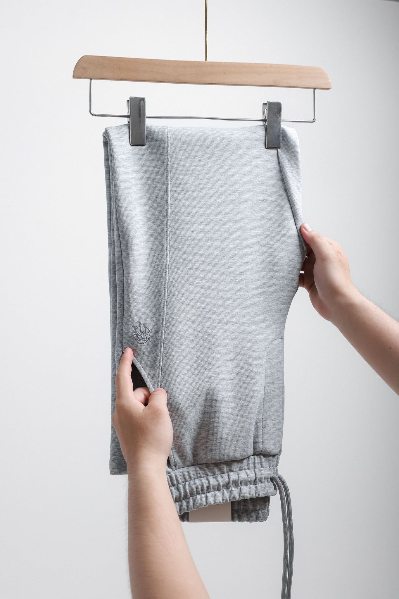  Quần nỉ bộ trơn basic regularfit túi chéo GWCS502 - GWBS502 