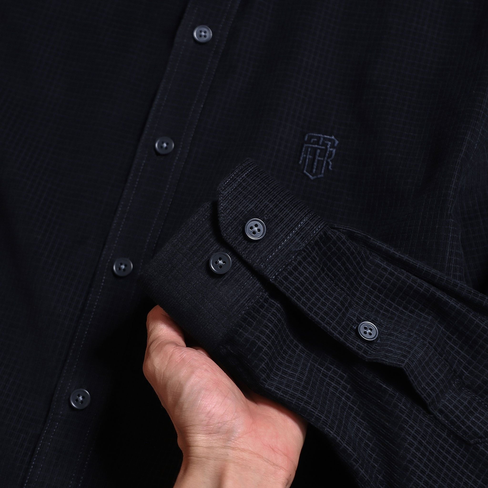  Sơ mi dài tay nhung tăm regularfit thêu logo ngực GATB302 