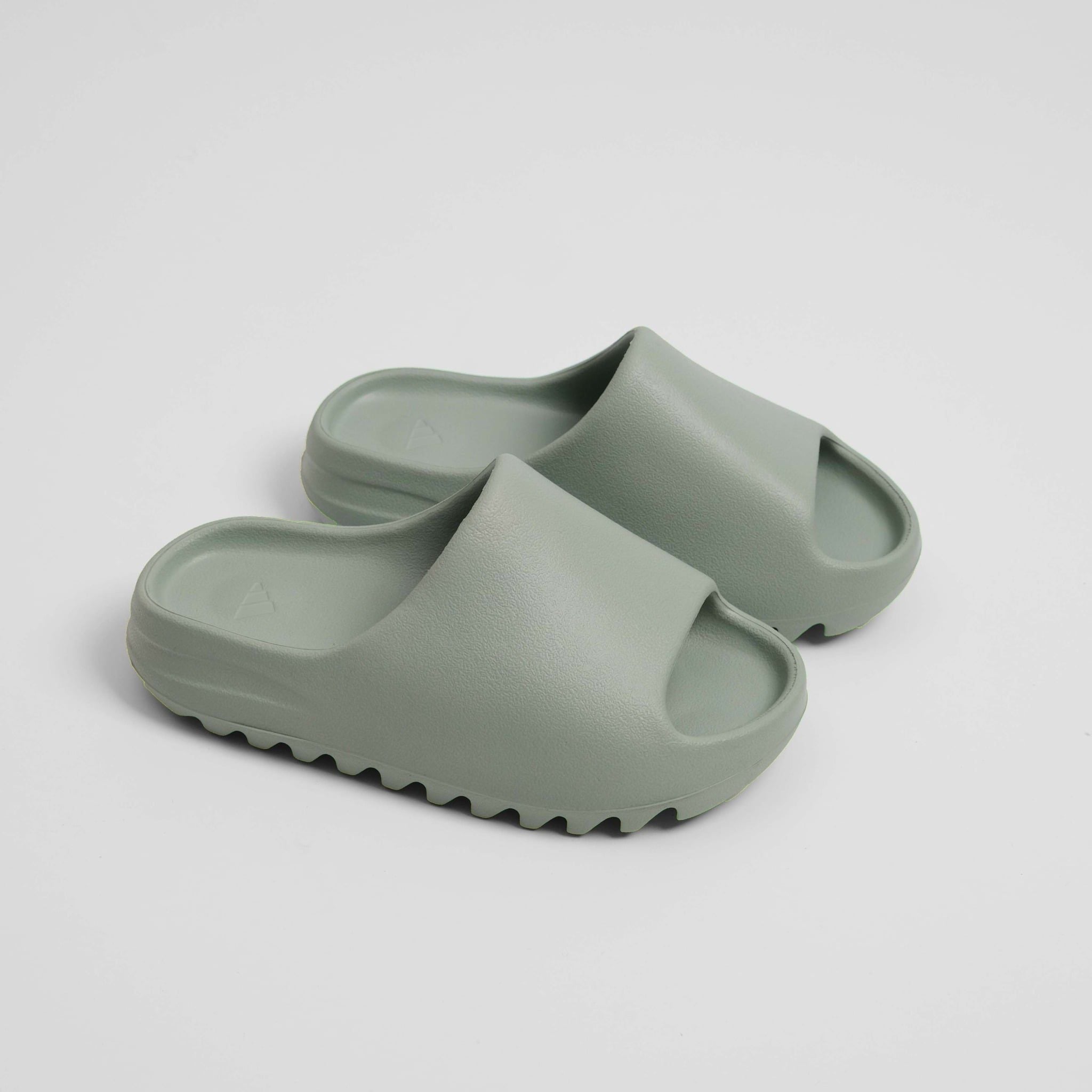  Dép Adidas YEZZY Slide Nhiều Màu Hàng Dư | Fox Sneaker 