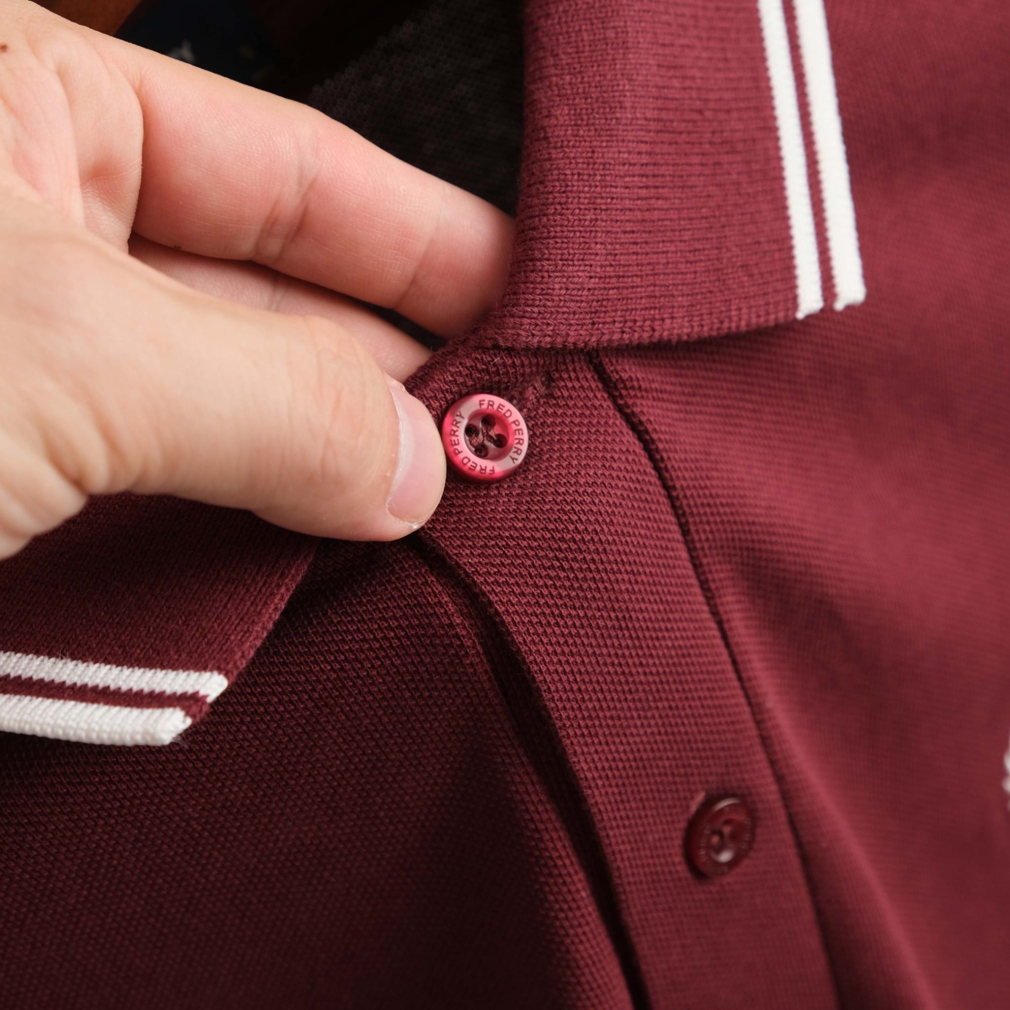 Polo Fred Perry Đỏ Mận Viền Hàng Chính Hãng 