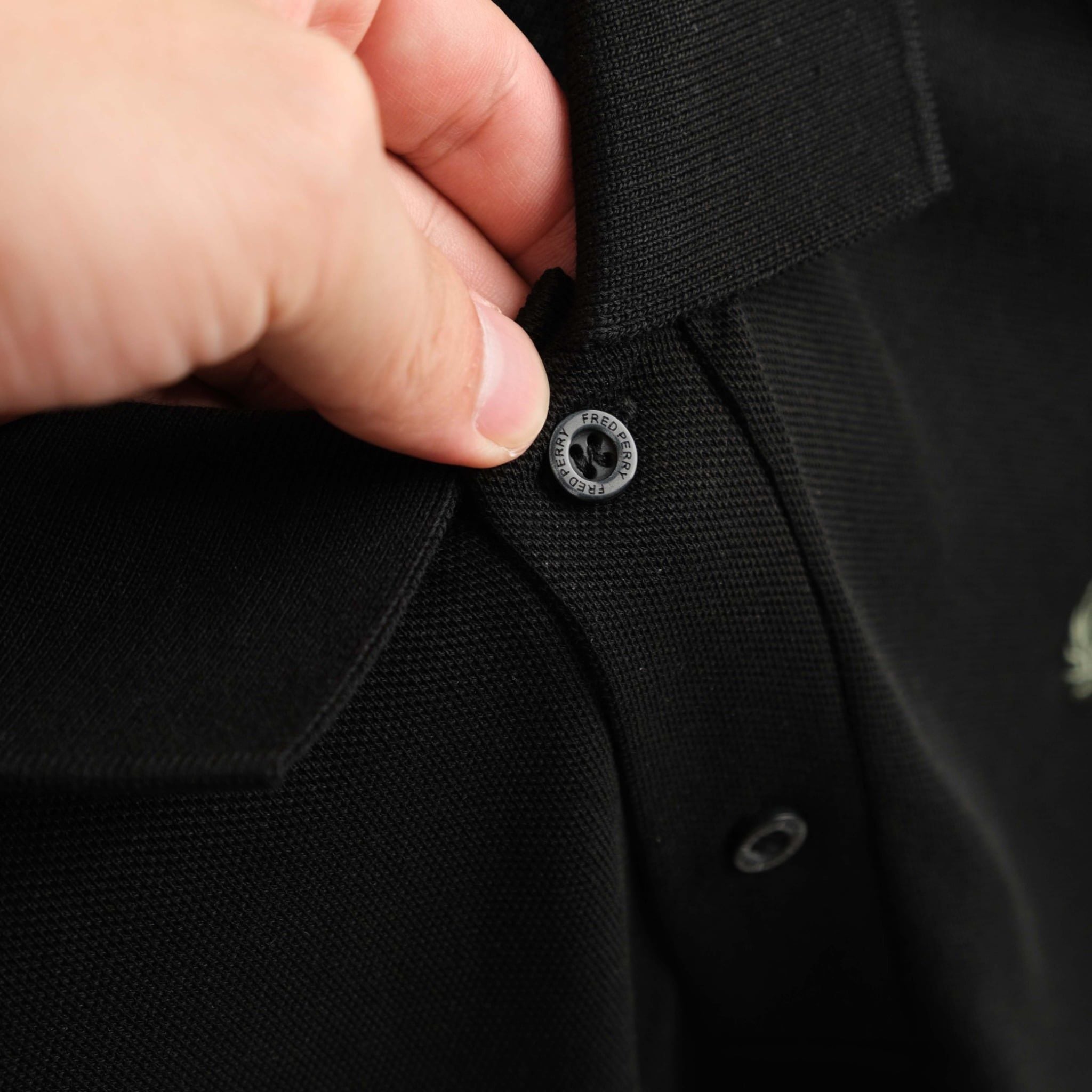  Polo Fred Perry Đen Trơn Hàng Chính Hãng 