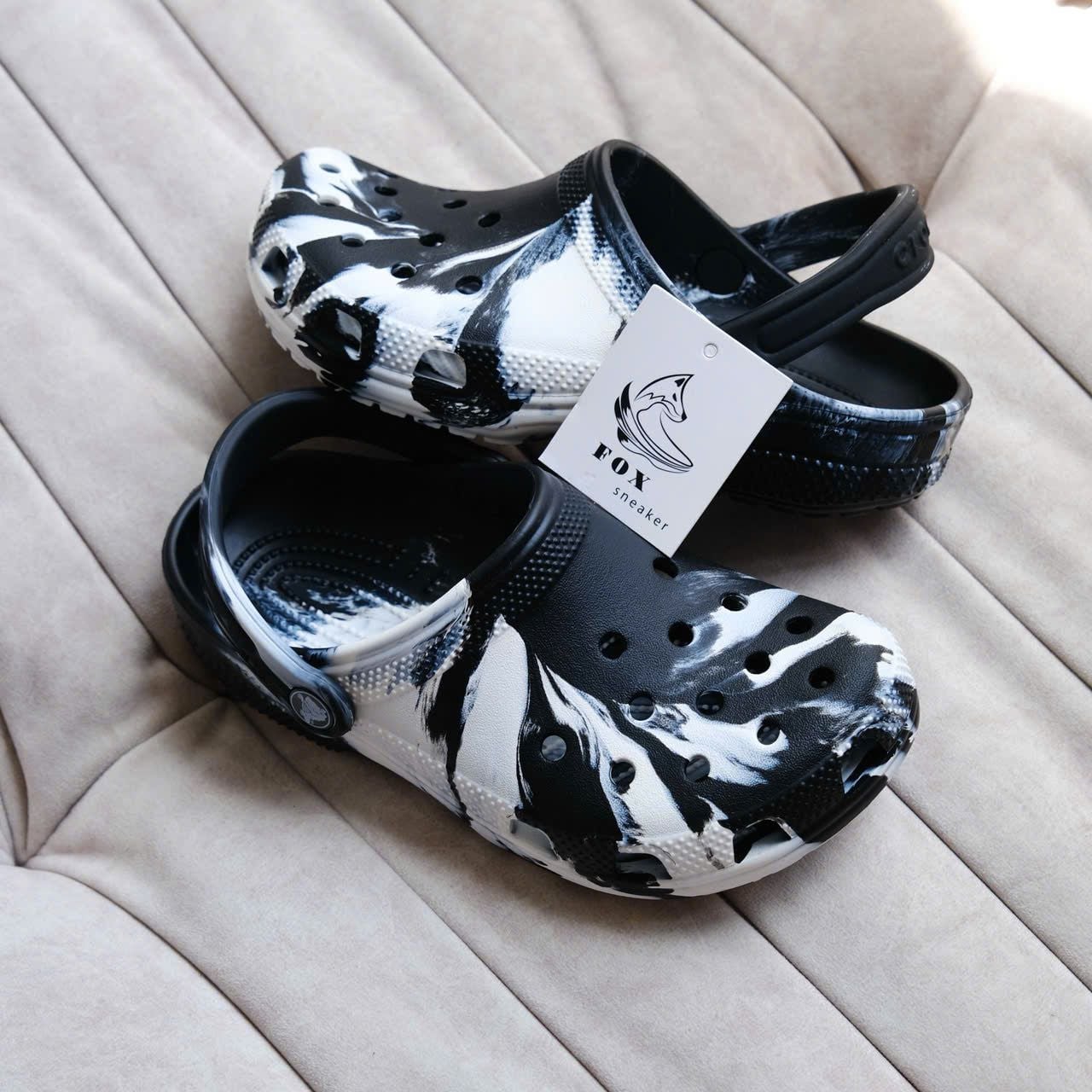  Dép Sục Crocs Classic Clog Unisex Màu Đen Loang Hàng Chính Hãng 