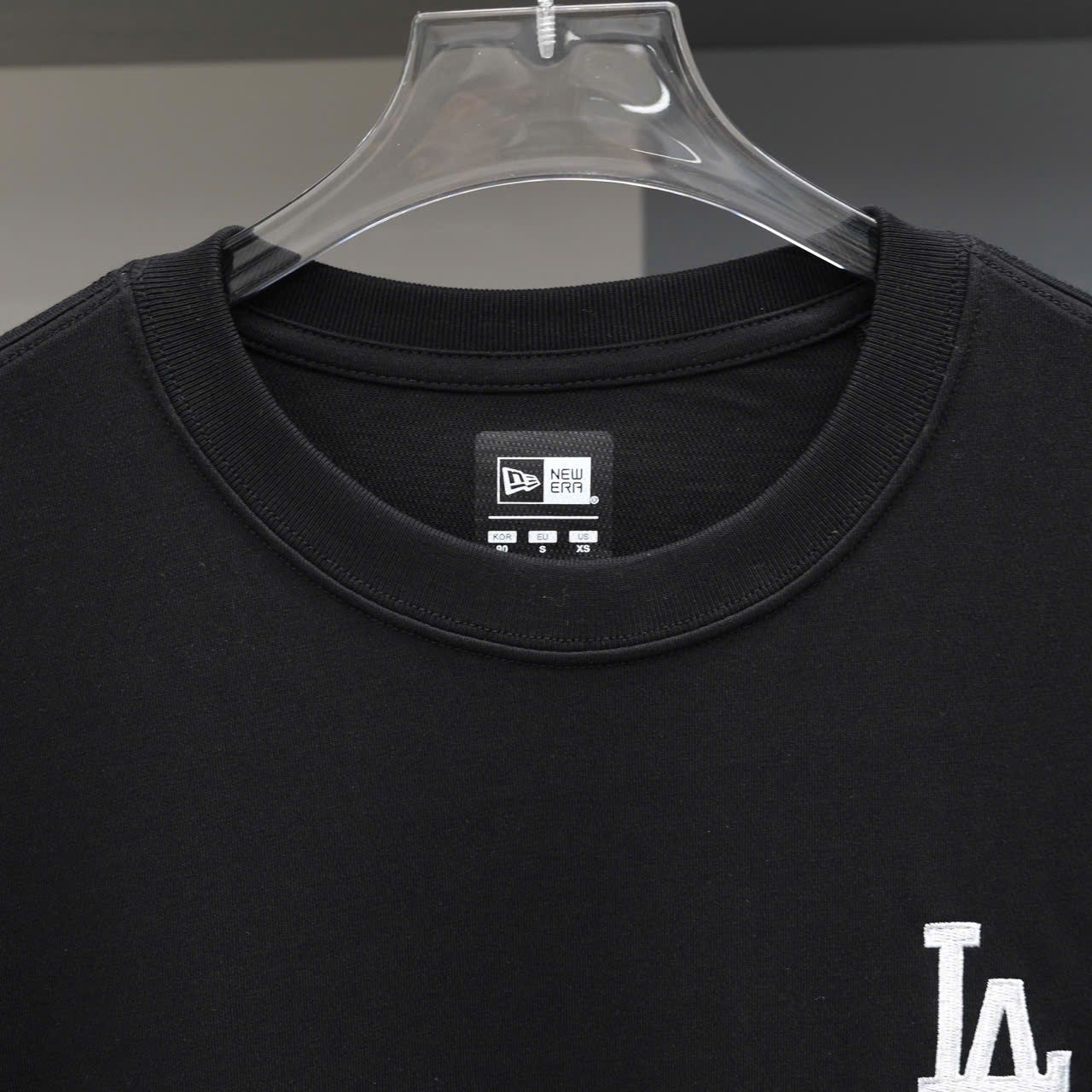  Áo Thun New Era Circle Đen Chính Hãng CODE: 14368750 