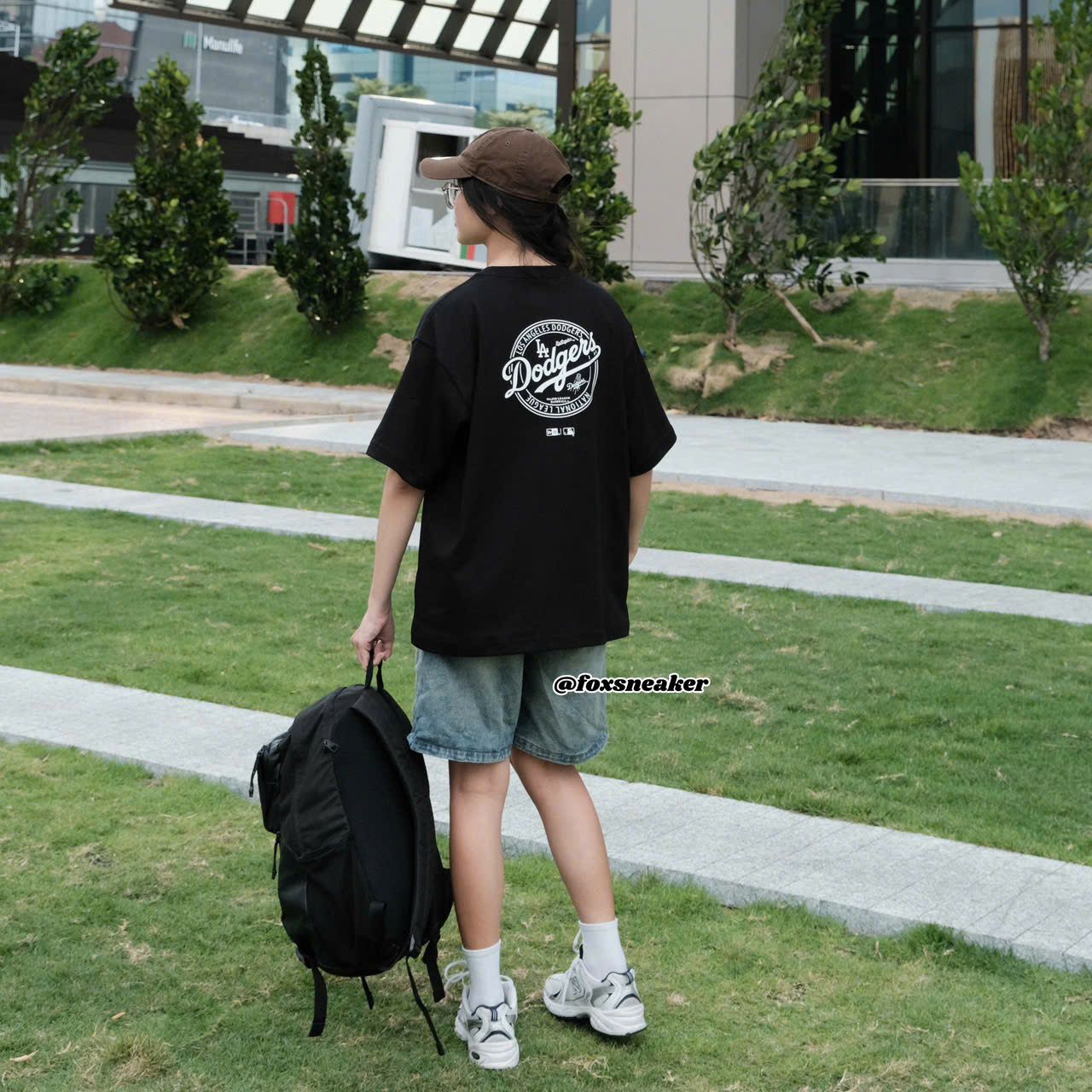  Áo Thun New Era Circle Đen Chính Hãng CODE: 14368750 