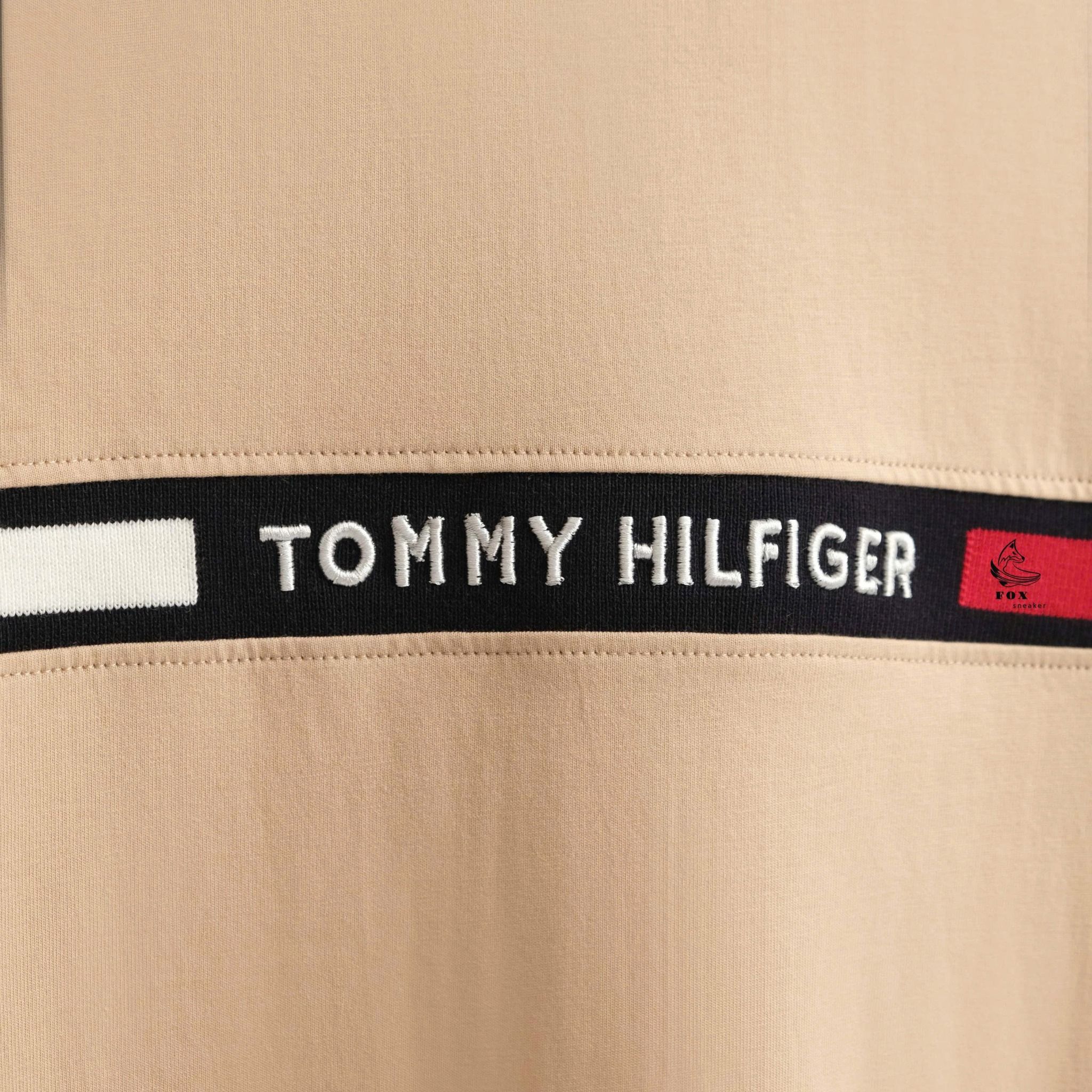  Tommy Hilfiger Crew Neck Logo Panel T-Shirt - Tommy Hilfiger 2025 Beige 