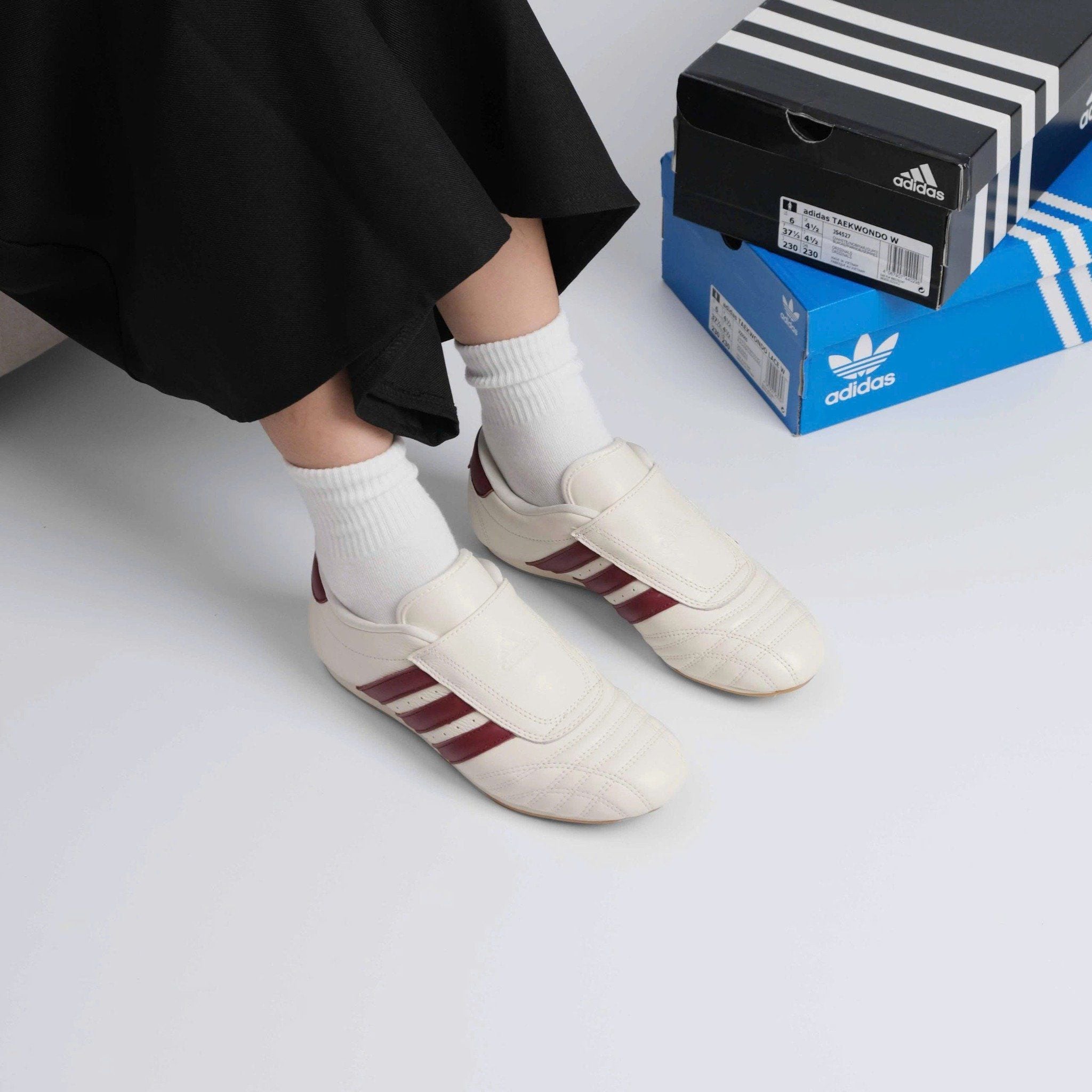  Giày Adidas Taekwondo JS4527 Màu Kem Đỏ 