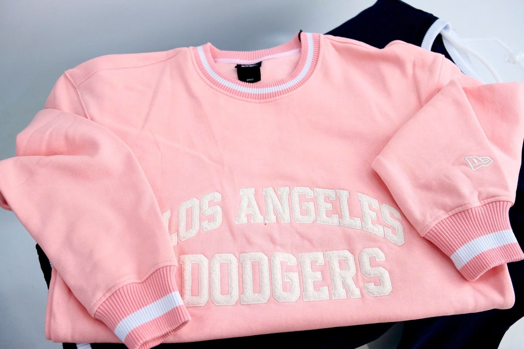  Sweater New Era La Hồng Hàng Chính Hãng 