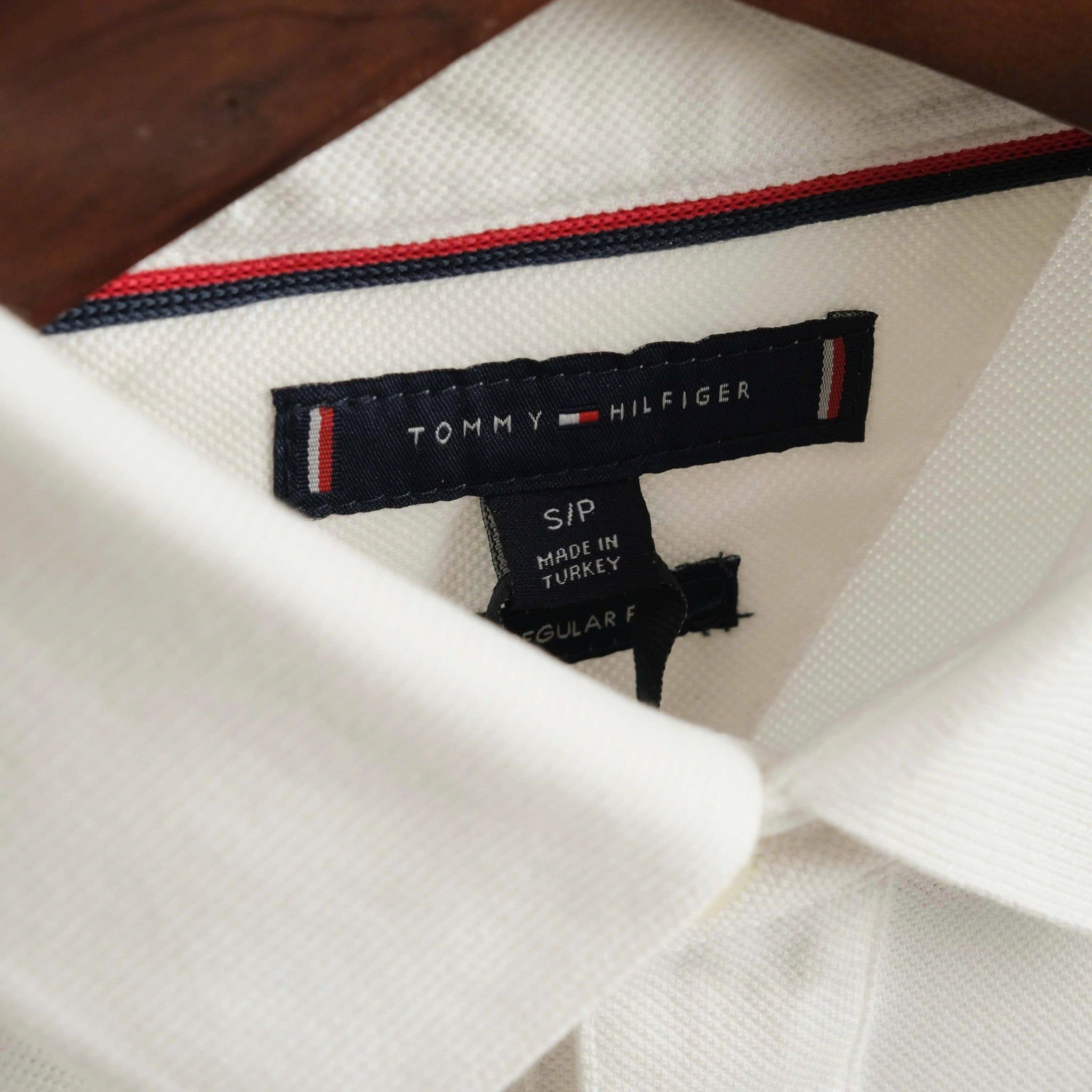  Polo Tommy Trắng Sọc Ngực V2 Hàng Chính Hãng Code: mw0mw38130 