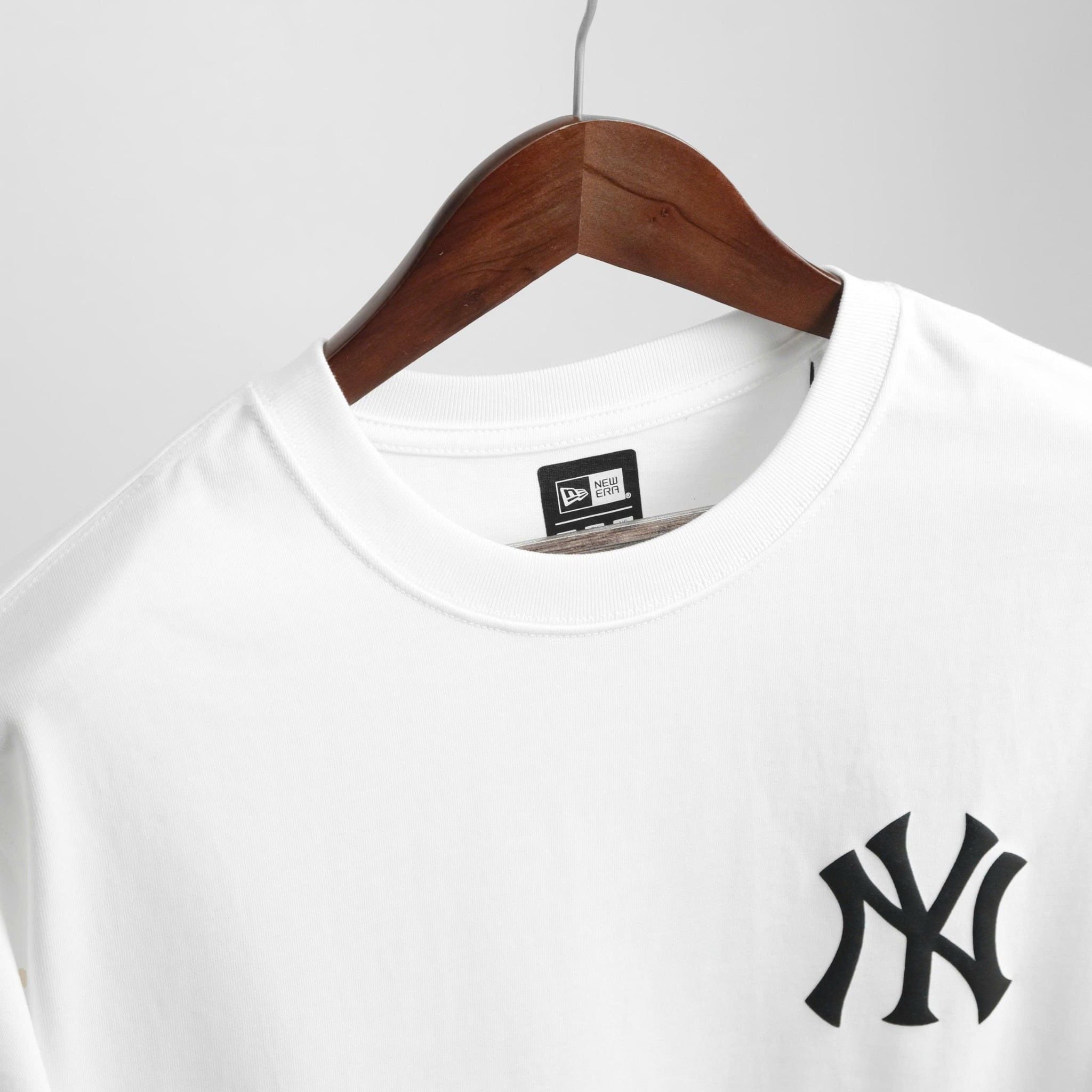  Áo Thun New Era NY Trắng Xúc Xắc Code: 14621894 