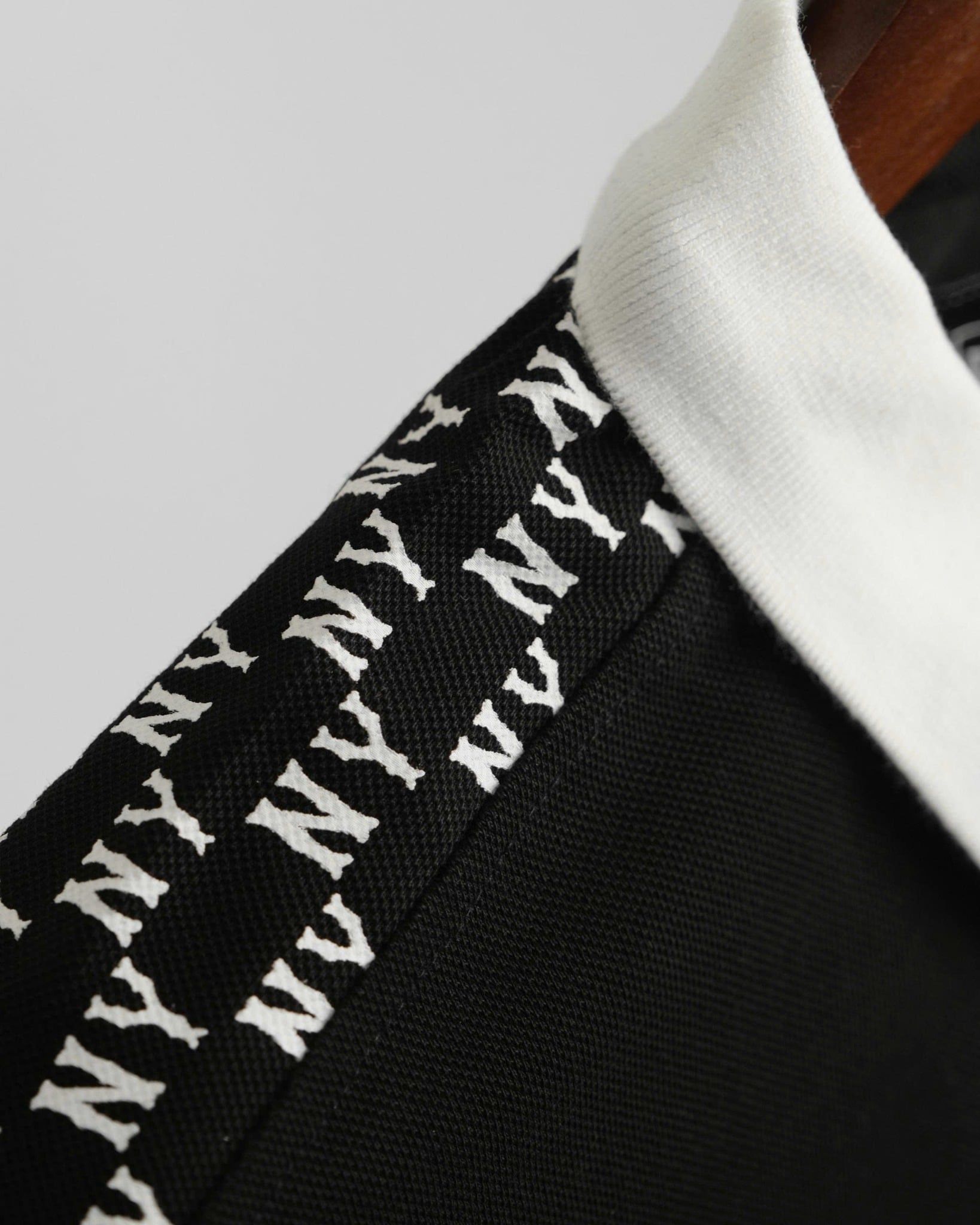  Polo New Era NY Đen Mono Vai Hàng Chính Hãng 13622808 