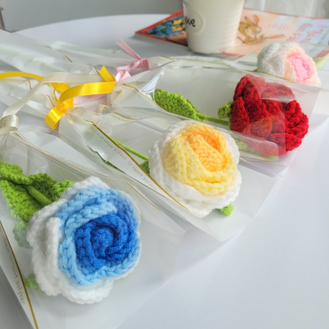  Nhánh hoa hồng bằng len (xanh) 