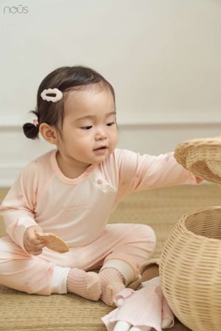  Bộ dài chui đầu màu hồng họa tiết hoa phối trắng 