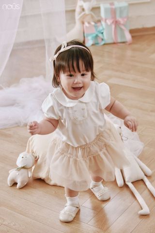  Bộ áo cộc quần váy trắng phối lưới hồng kèm softtoy 