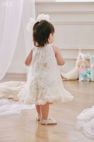  Váy dài kiểu màu be lấp lánh kèm nơ 