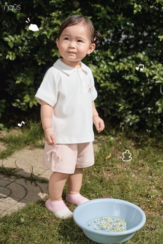  Bộ cộc áo trắng có cổ phối quần hồng đính nơ 