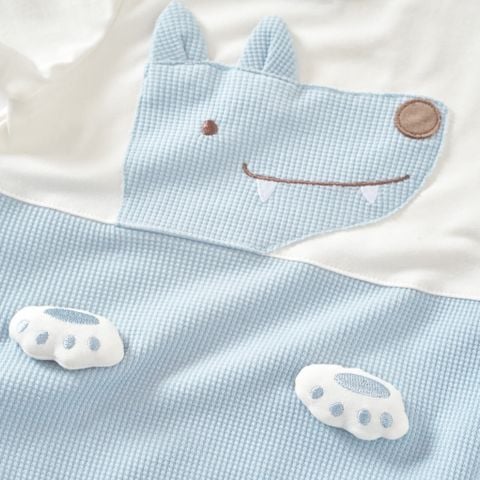  Bodysuit cộc cổ tròn màu xanh da trời  phối trắng đáp thêu trang trí M05 