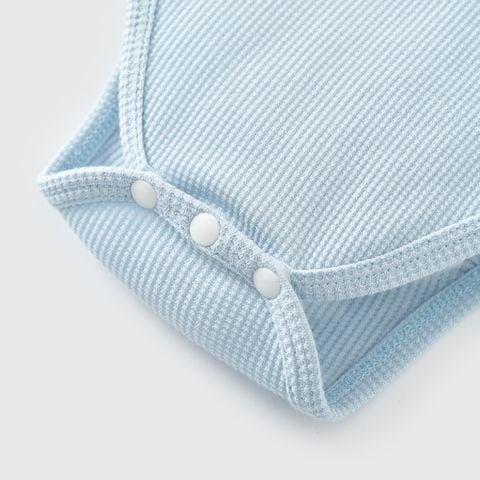  Bodysuit cộc cổ tròn màu xanh da trời  phối trắng đáp thêu trang trí M05 