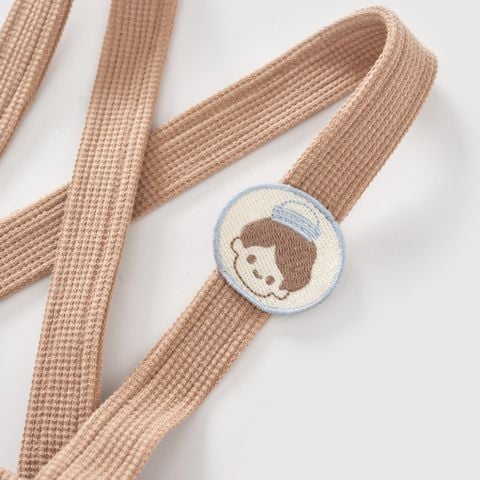  Bộ yếm nâu áo trắng thêu patch M03 