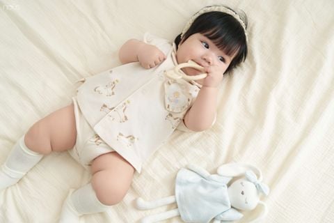  Bộ pyjama cộc tay màu be họa tiết con ngựa phối trái tim 