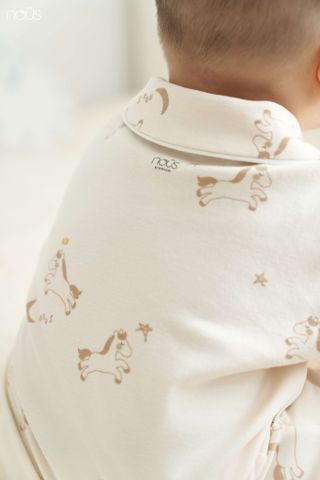  Bộ pyjama cộc tay màu be họa tiết con ngựa 