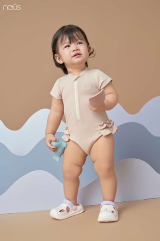 Bộ bơi liền cộc màu hồng thêu họa tiết 